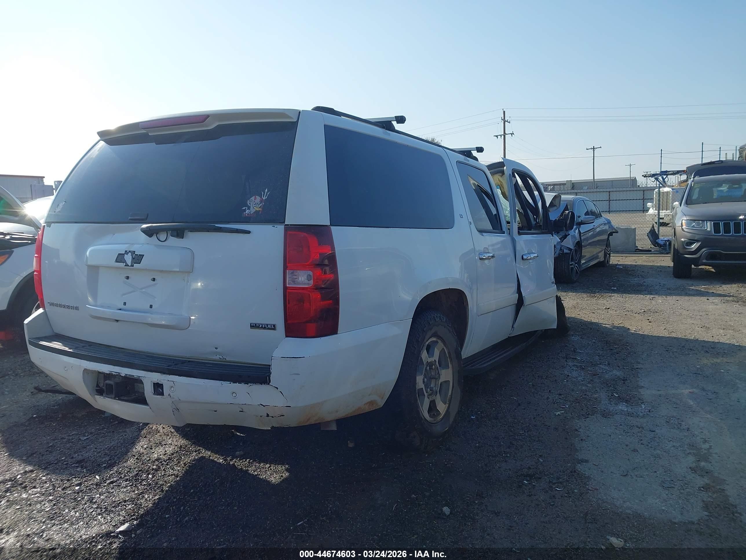 CHEVROLET SUBURBAN image 4