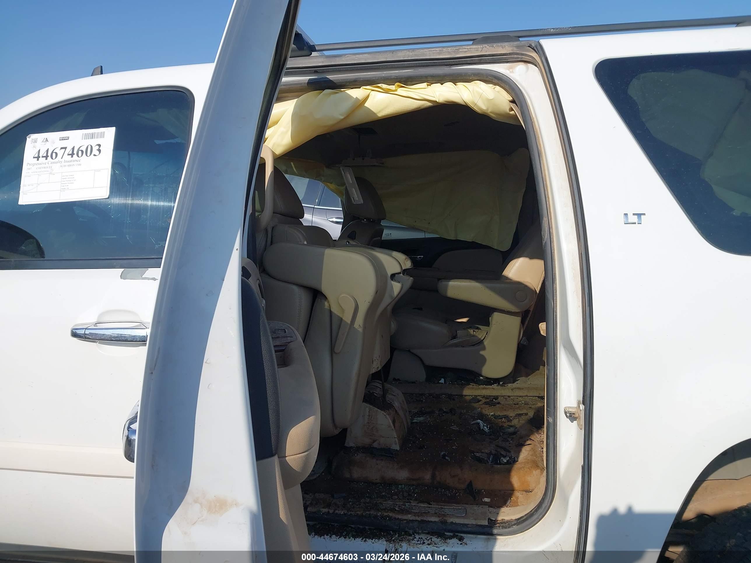 CHEVROLET SUBURBAN image 8