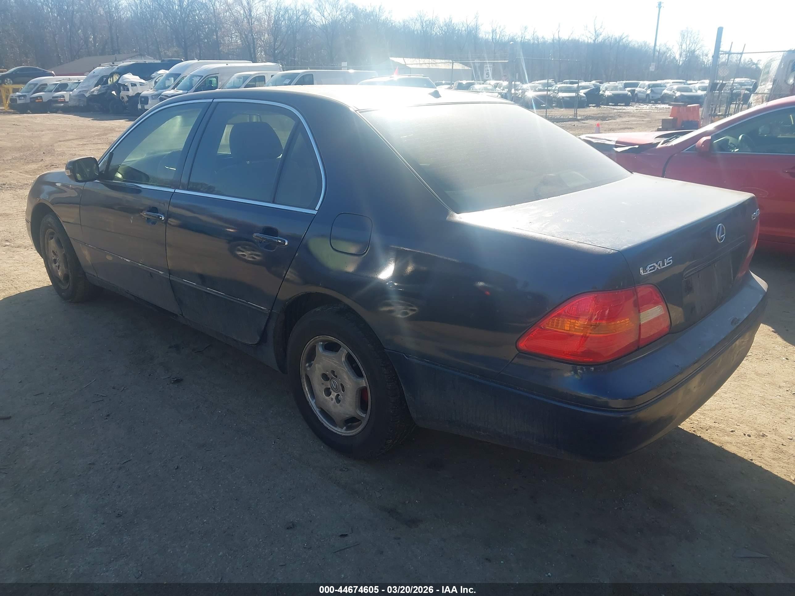 LEXUS LS image 3
