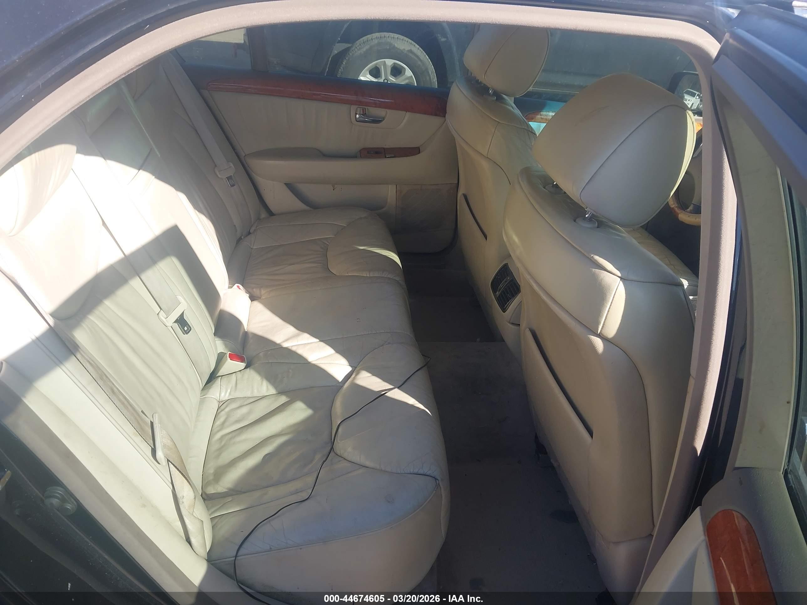 LEXUS LS image 8