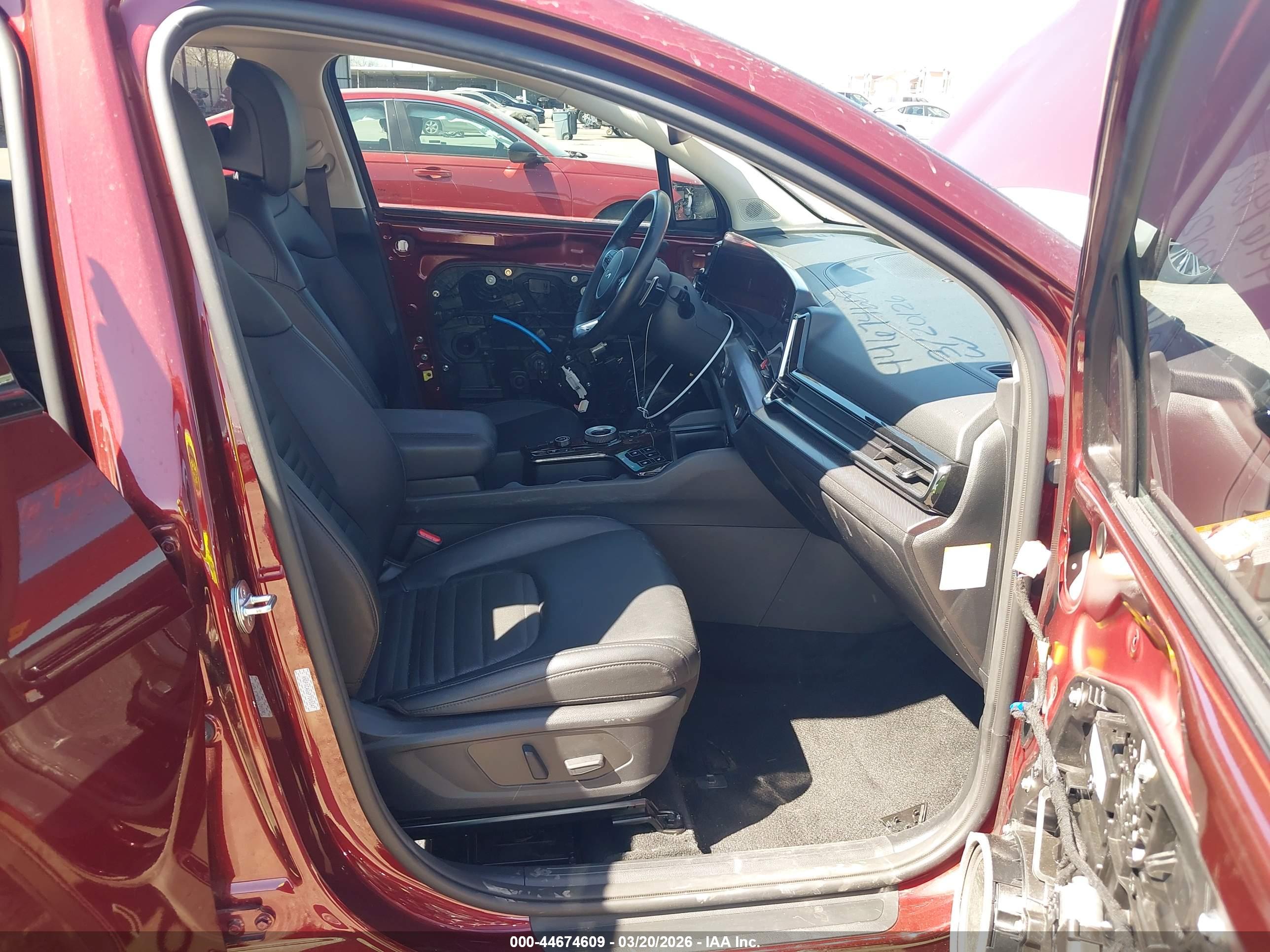 KIA SPORTAGE image 5
