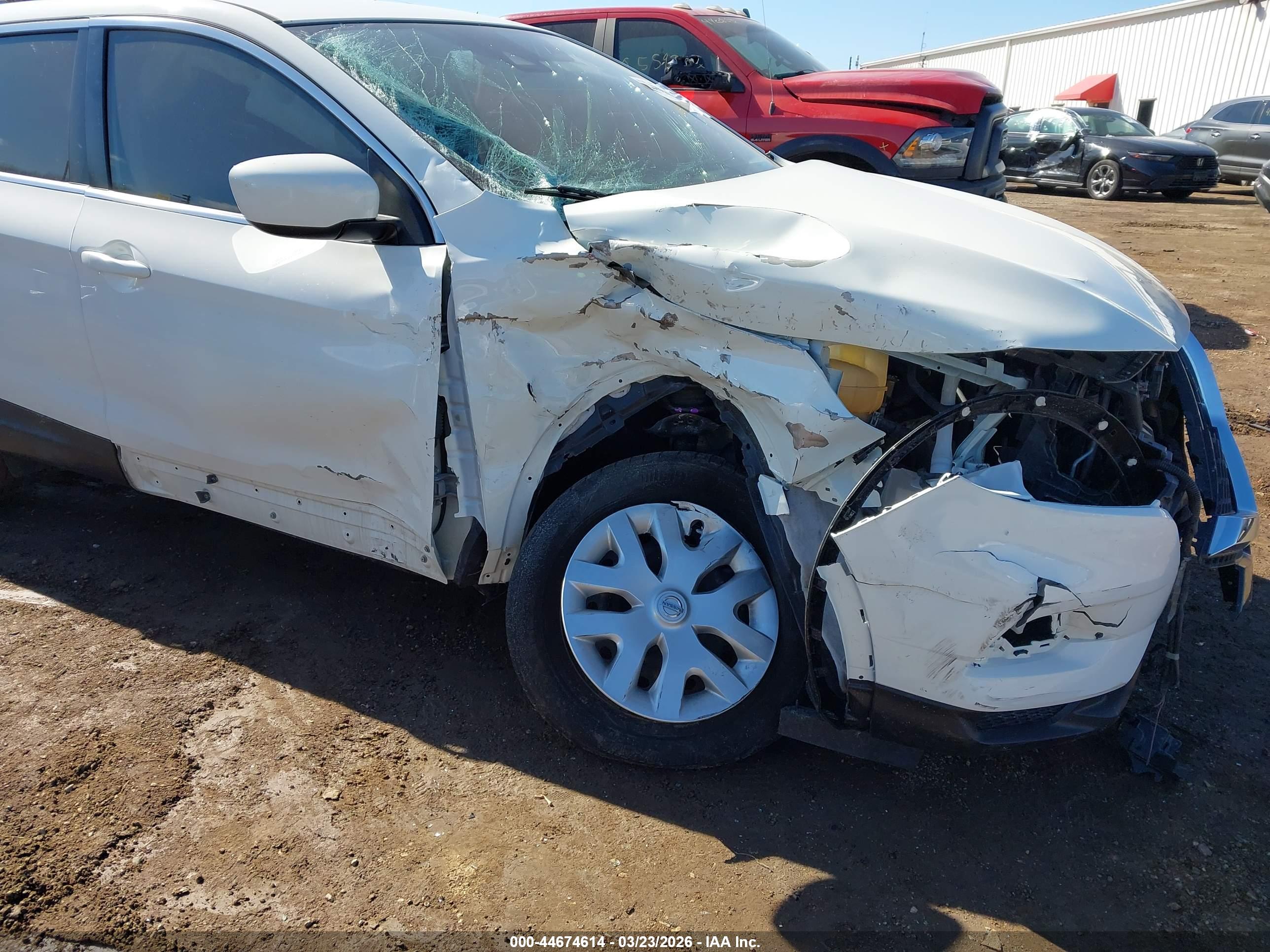 NISSAN ROGUE image 6
