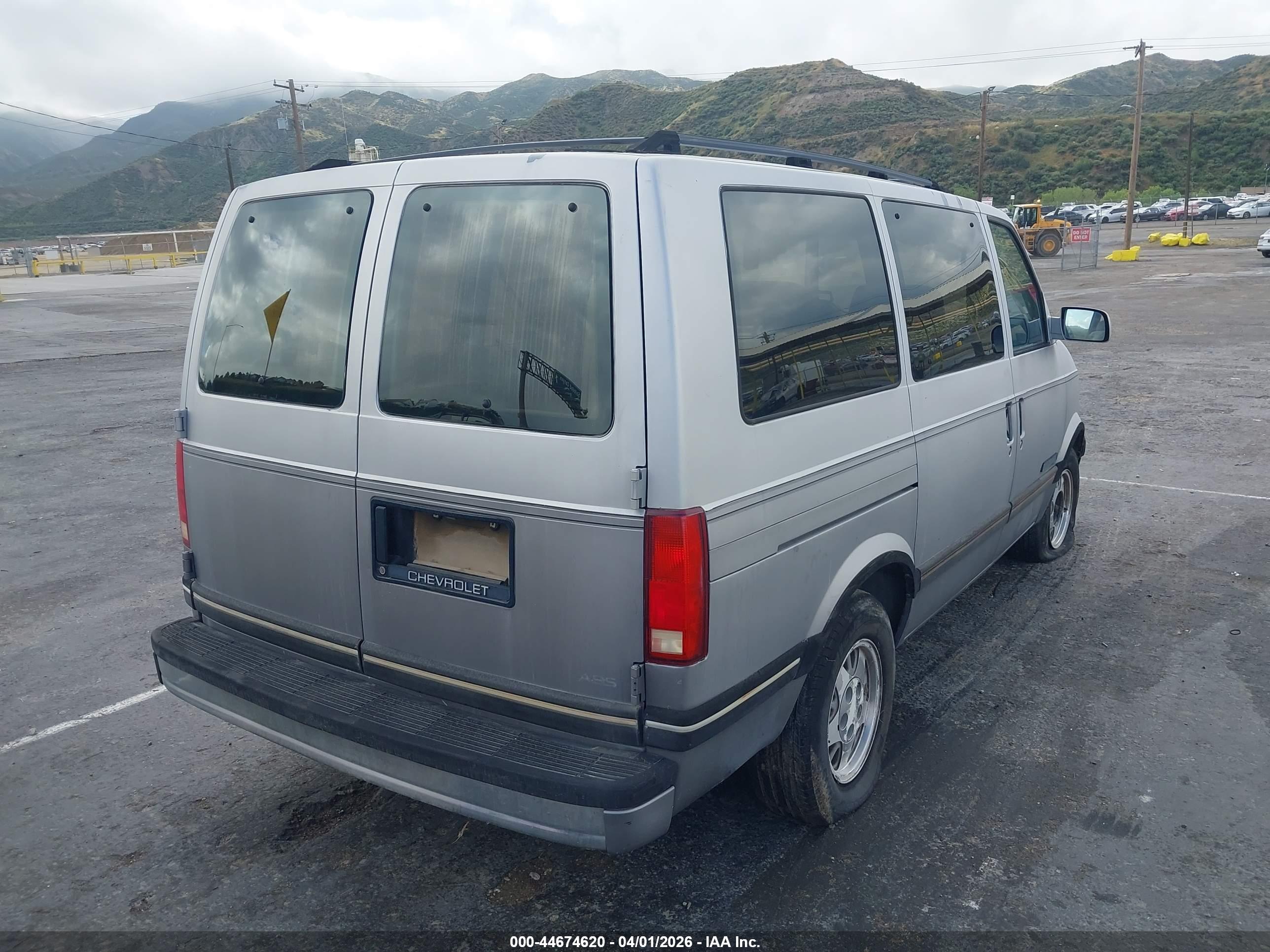 CHEVROLET ASTRO image 4