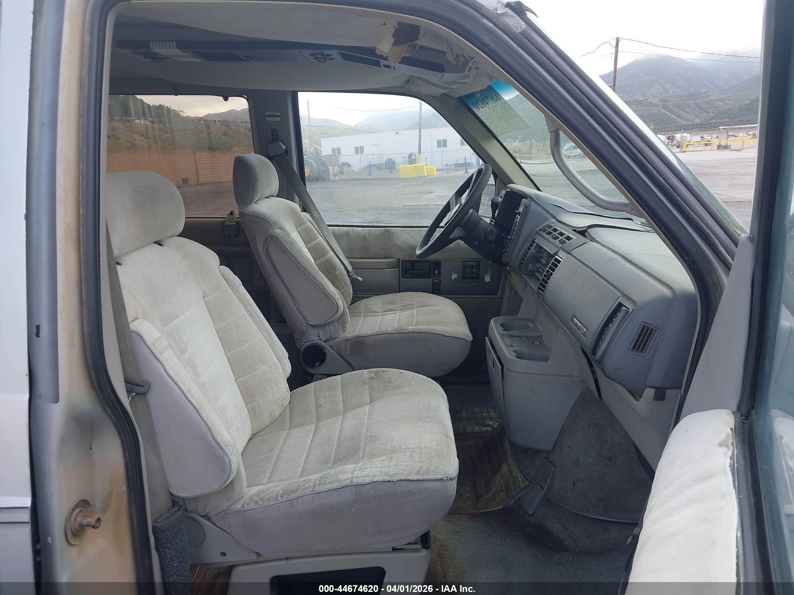 CHEVROLET ASTRO image 5