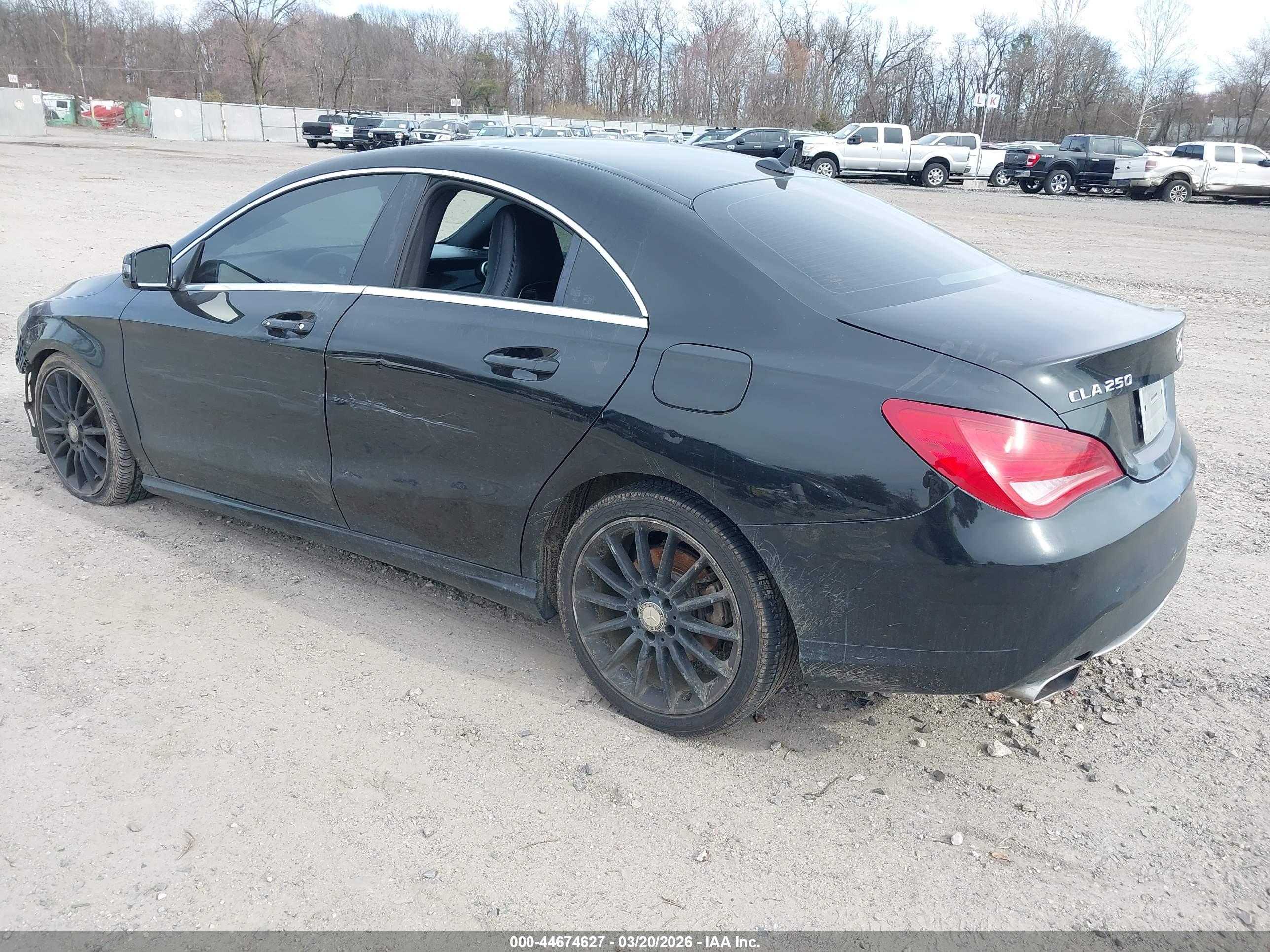 MERCEDES-BENZ CLA image 3