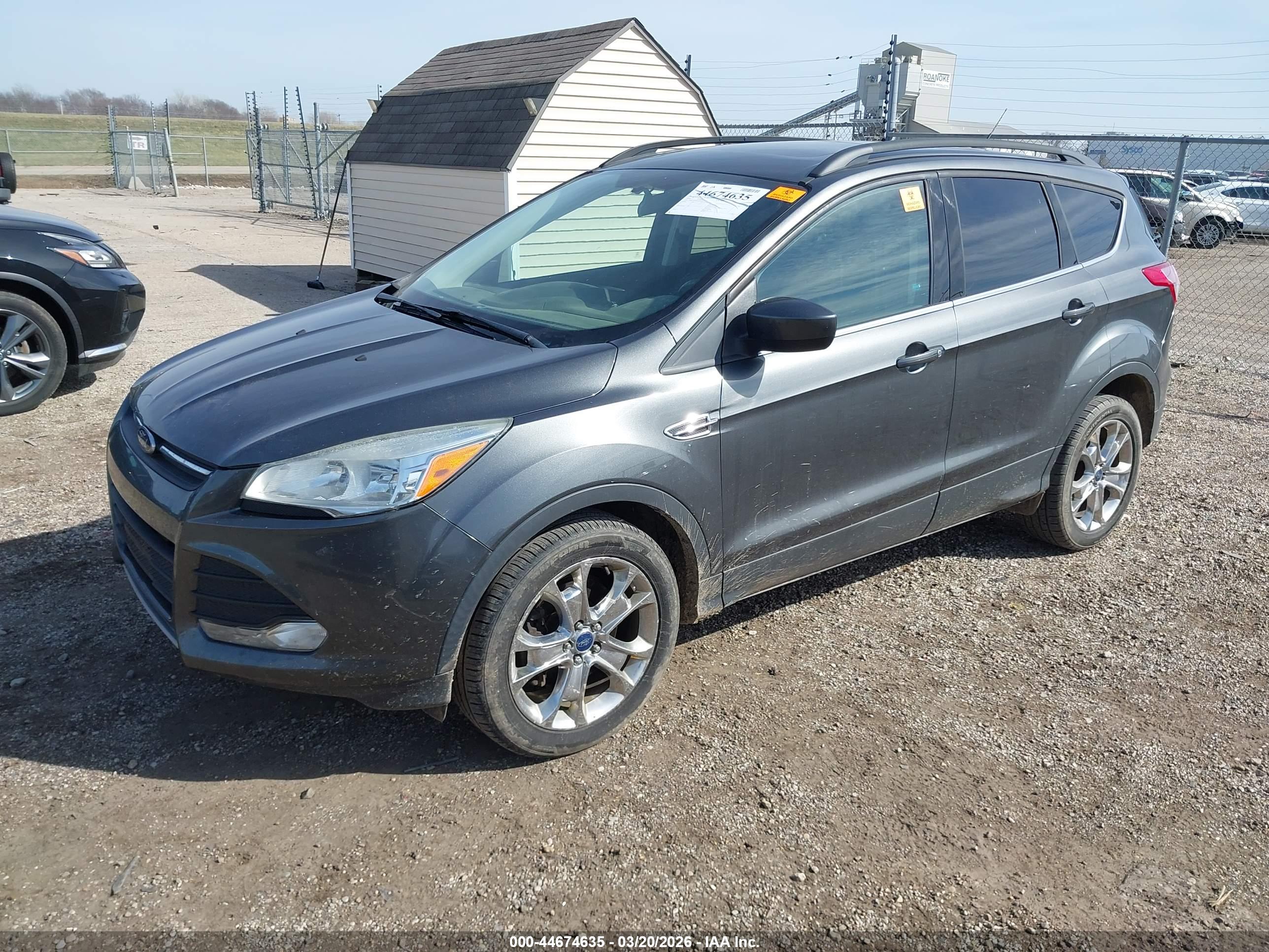 FORD ESCAPE image 2