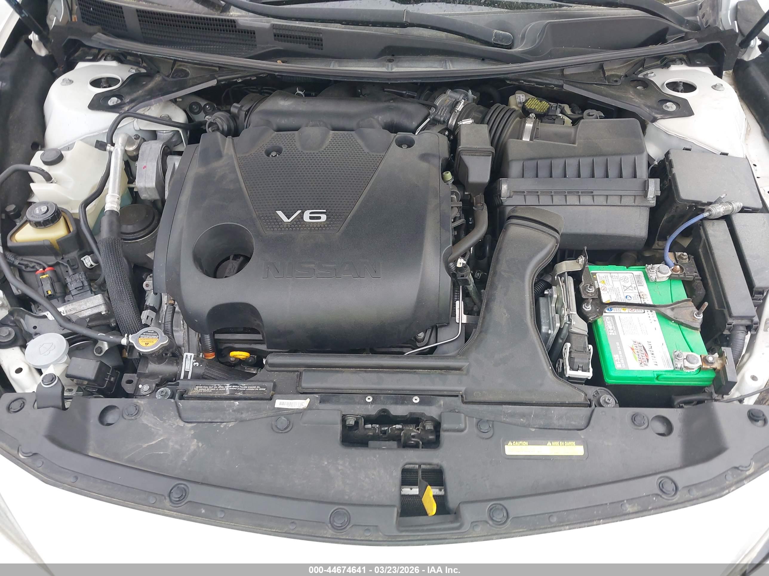 NISSAN MAXIMA image 10