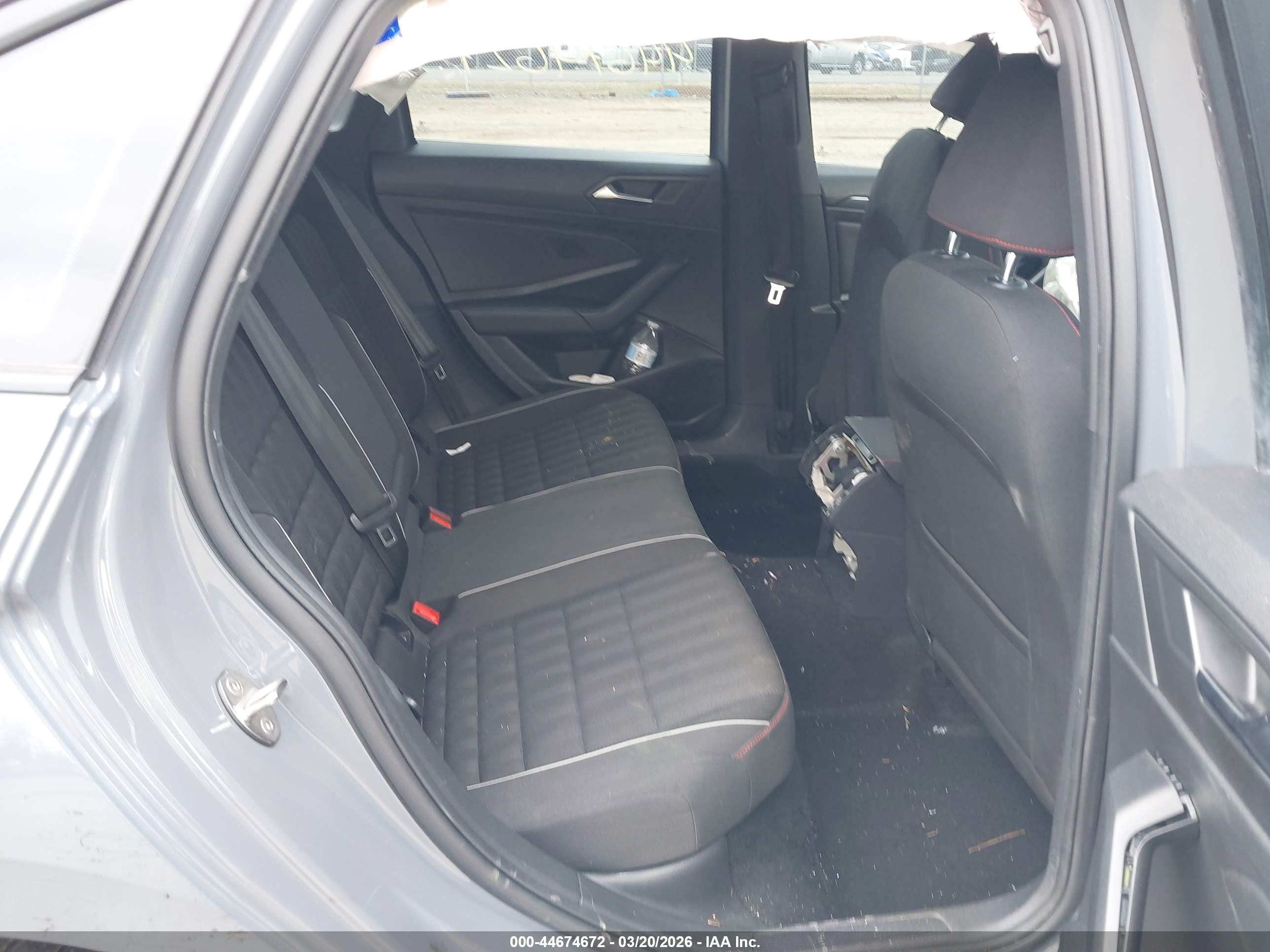 VOLKSWAGEN JETTA image 8