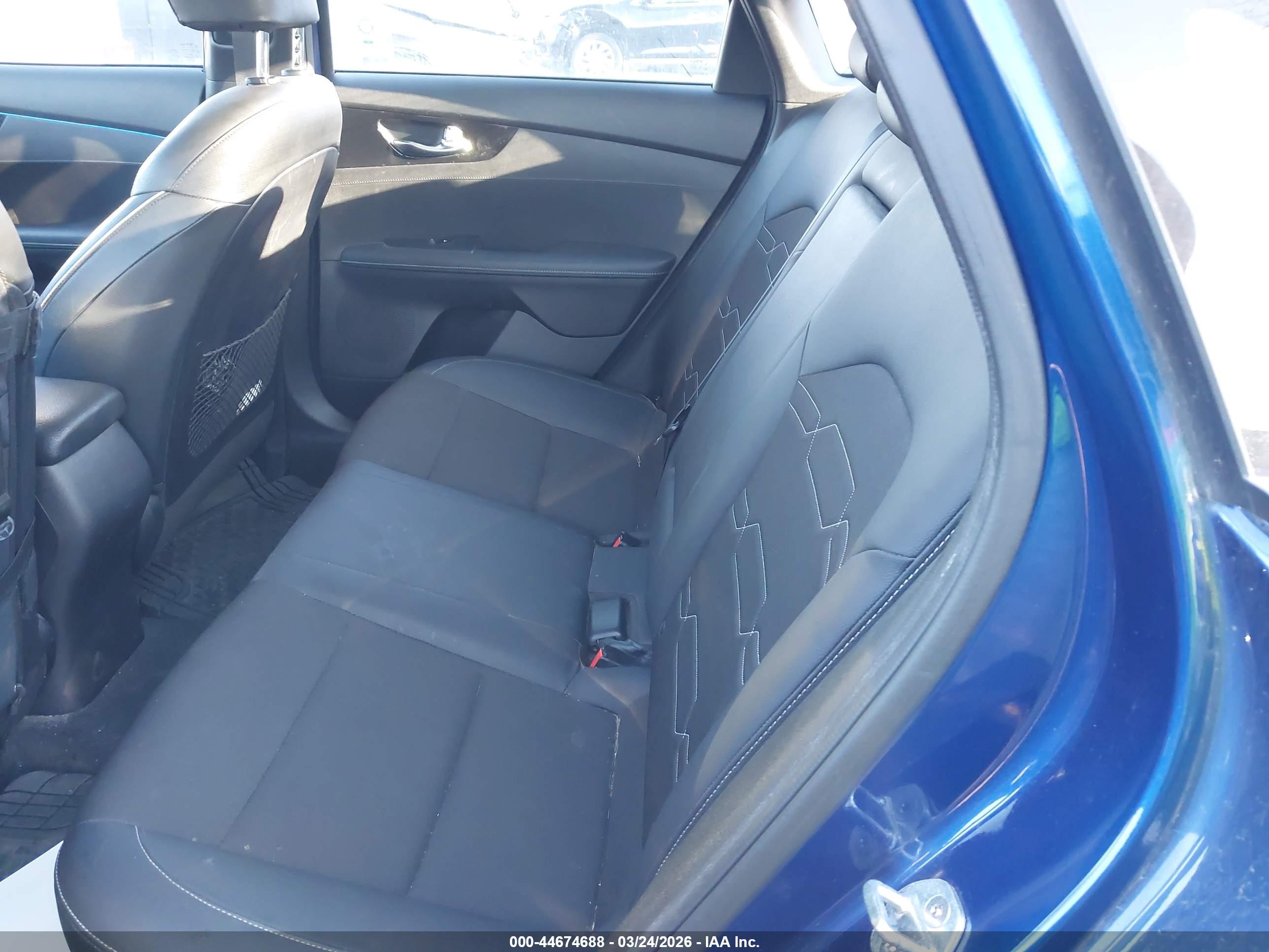 KIA FORTE image 8