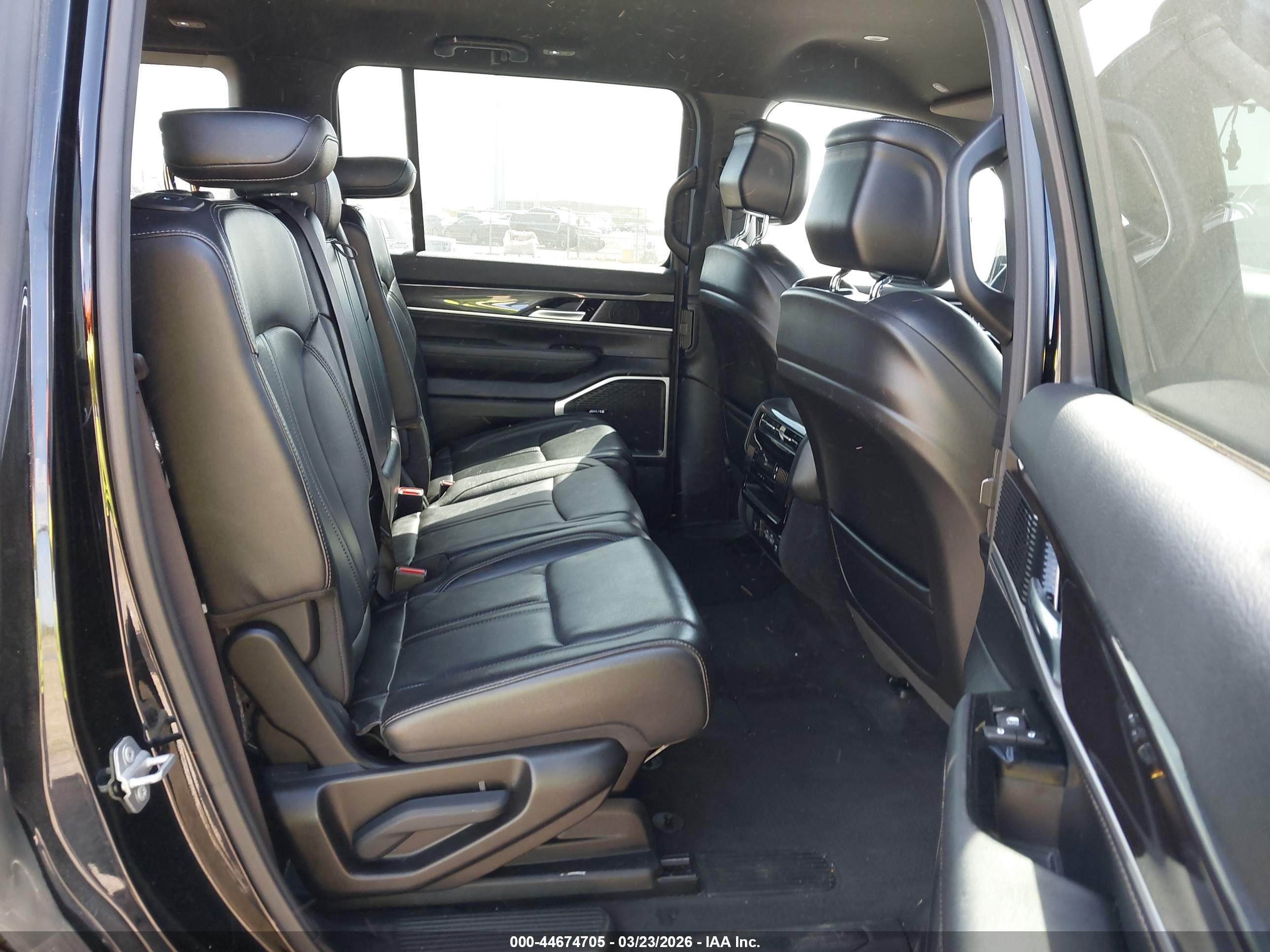 JEEP WAGONEER image 8