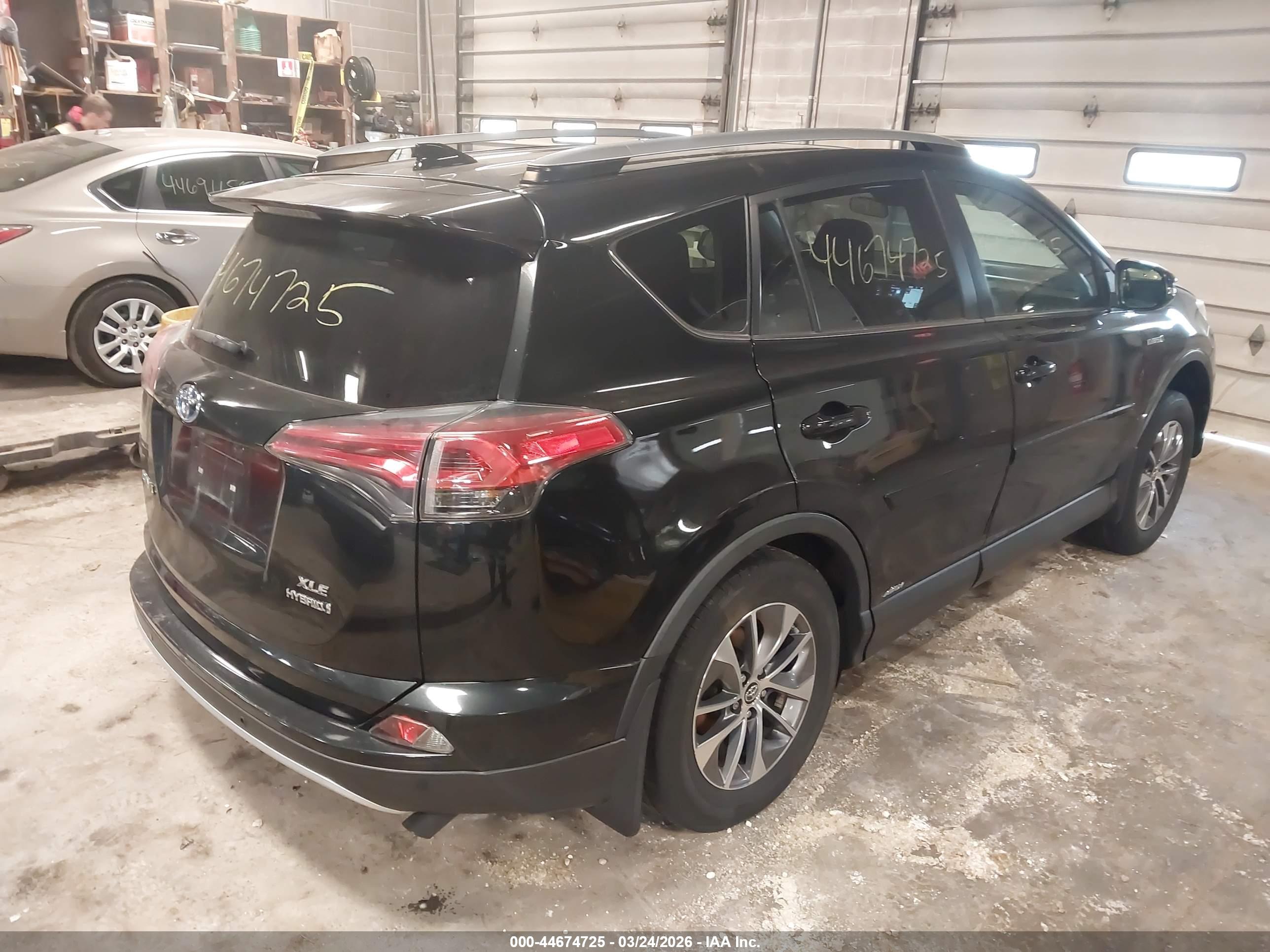 TOYOTA RAV4 image 4