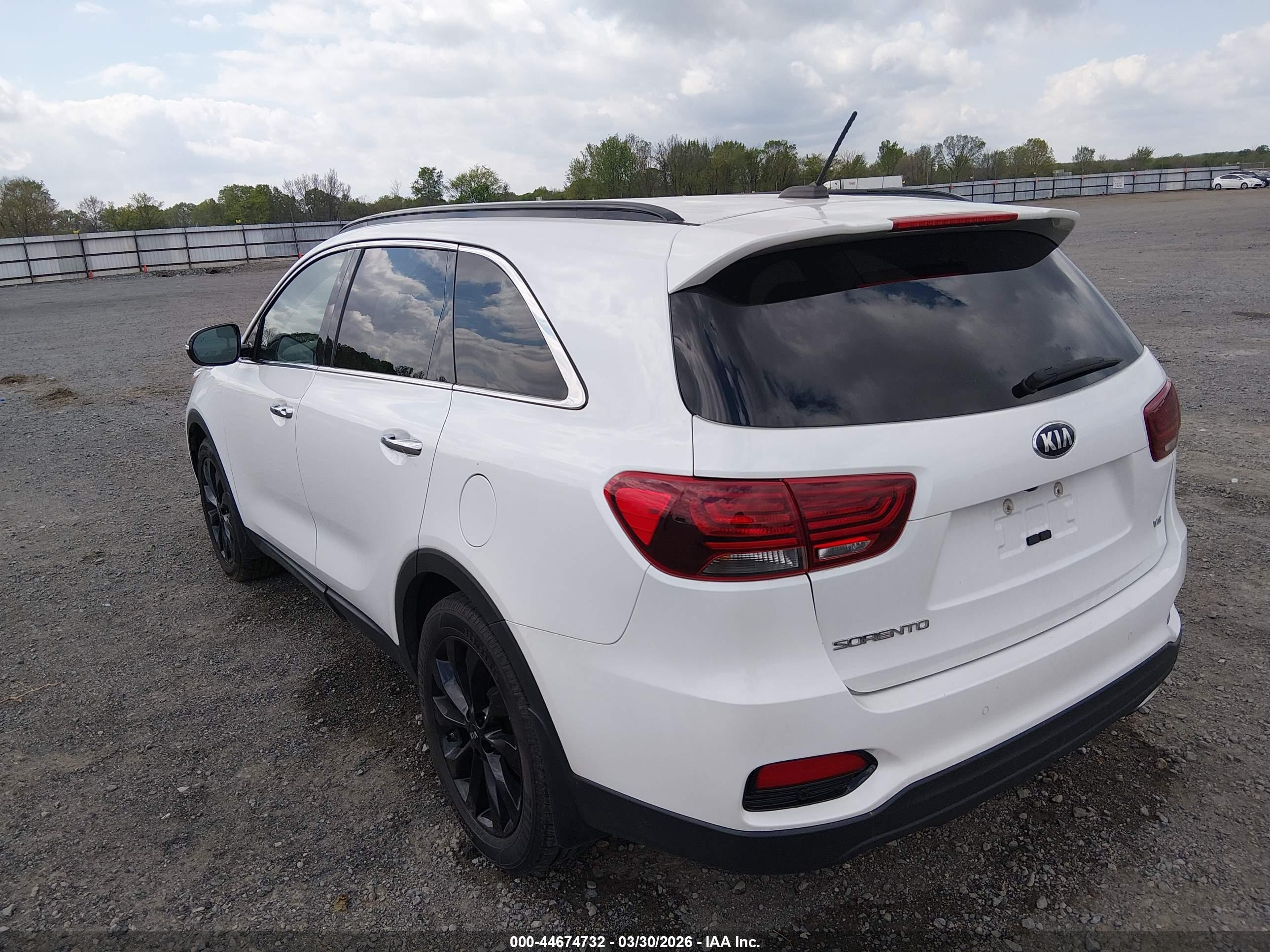 KIA SORENTO image 3