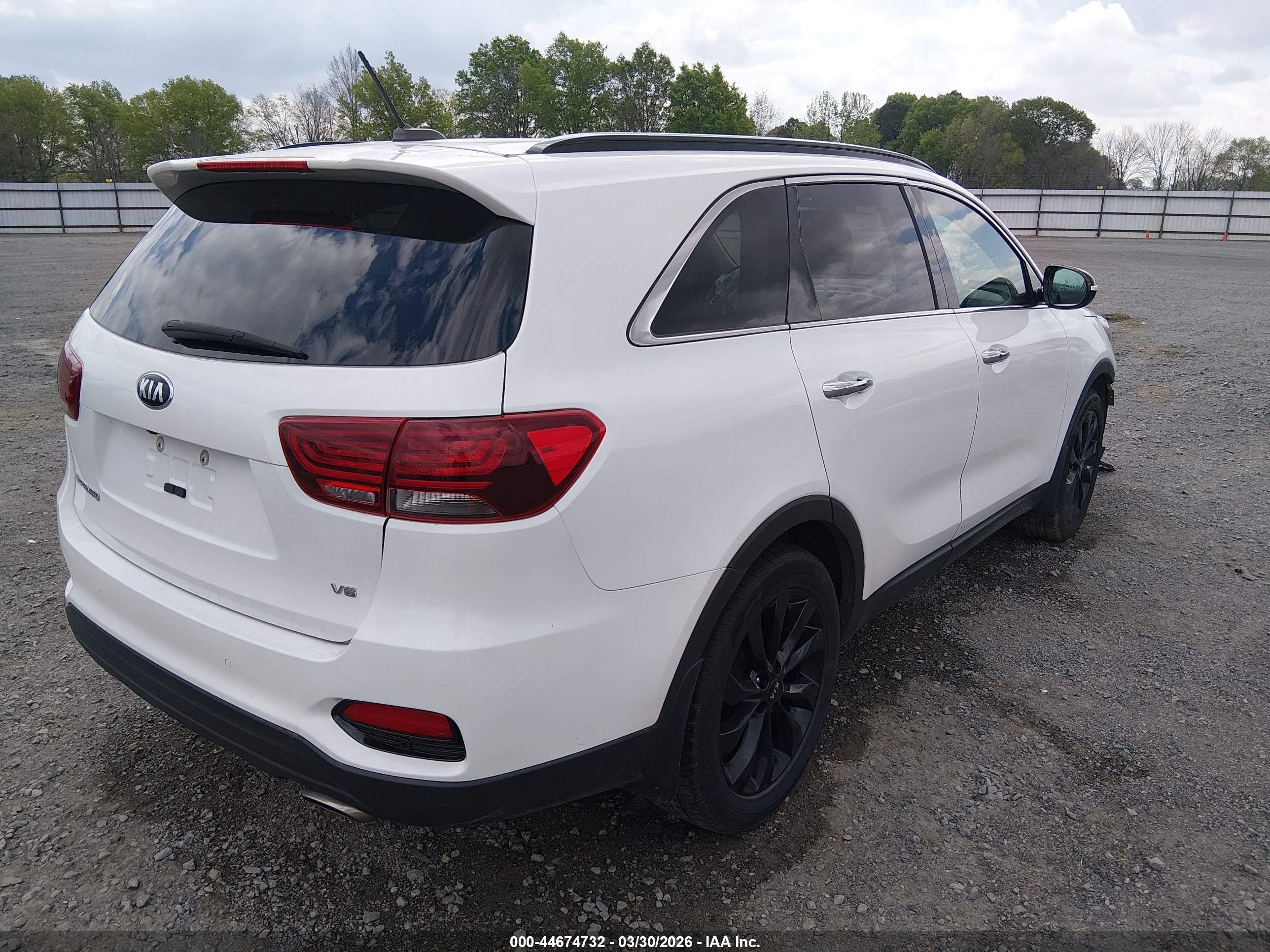 KIA SORENTO image 4