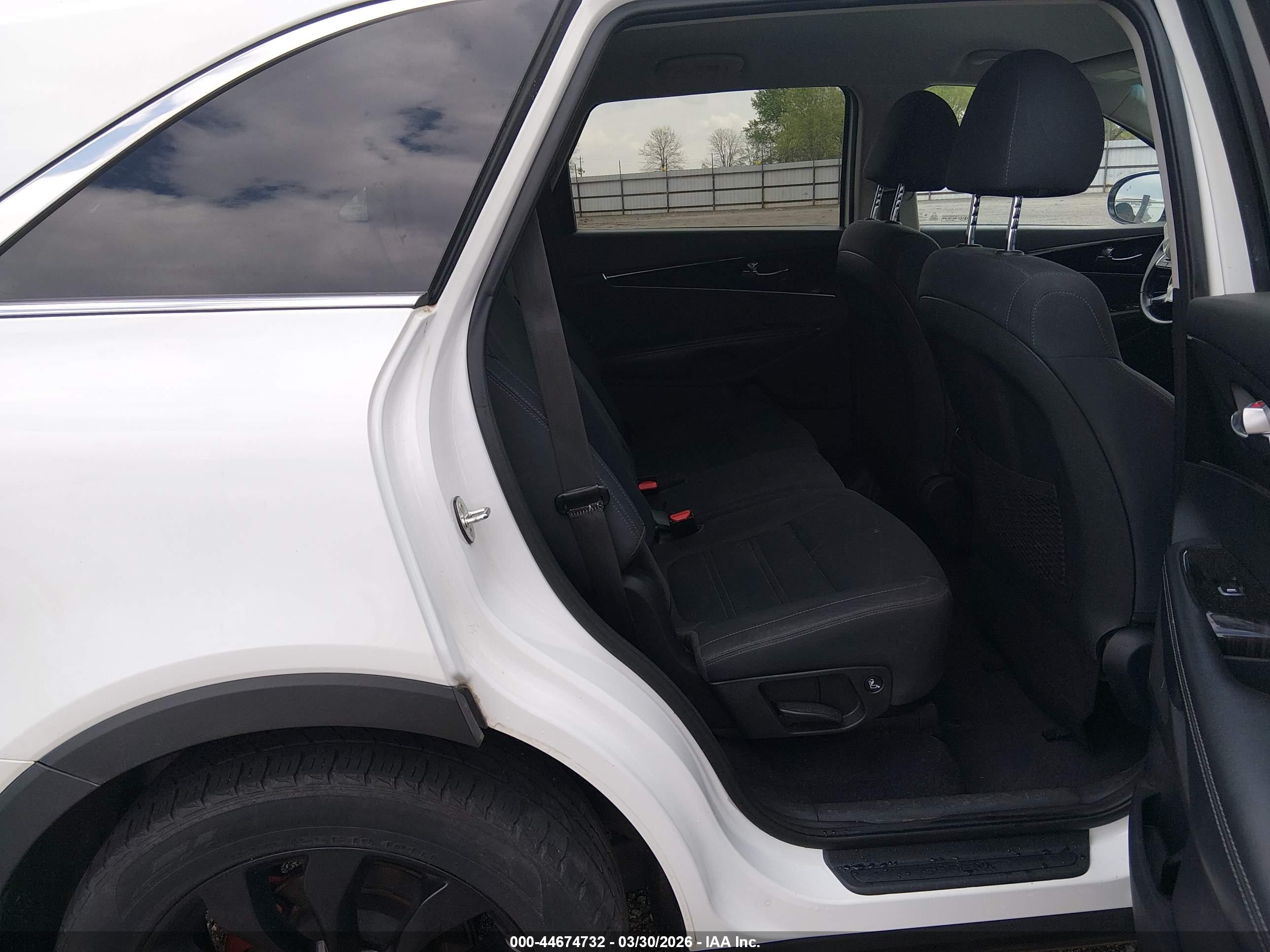KIA SORENTO image 8