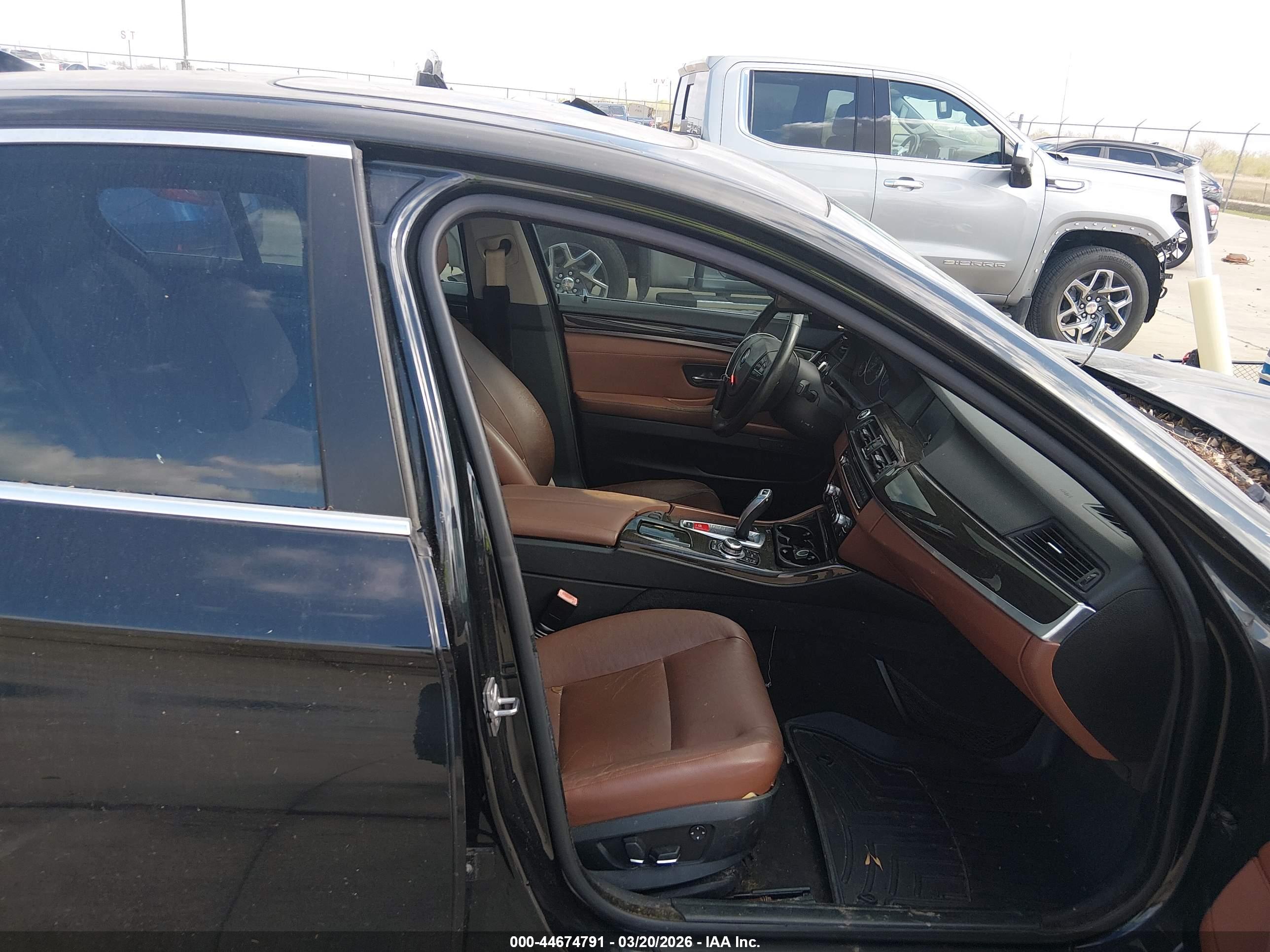 BMW 528I image 5