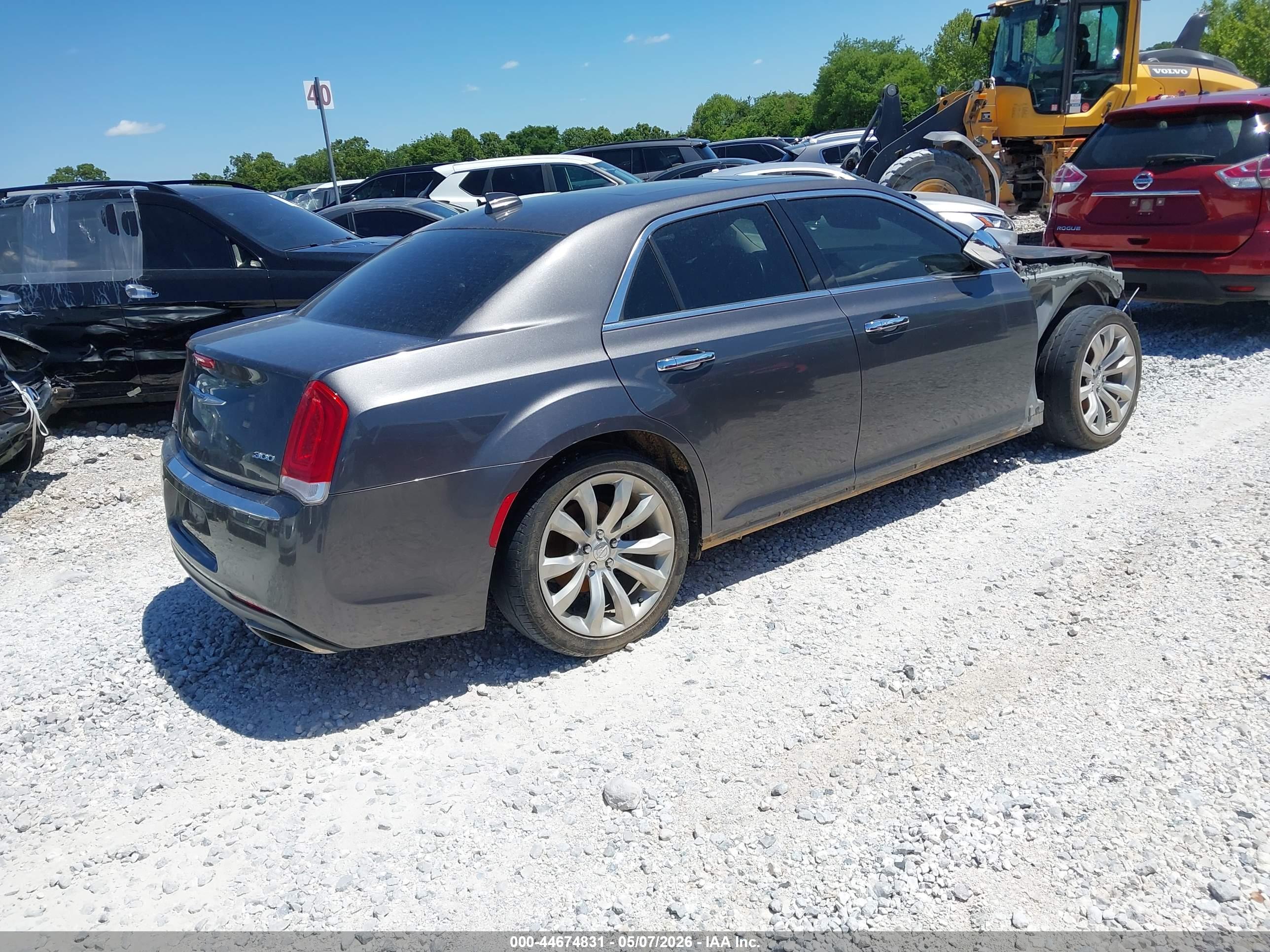 CHRYSLER 300 image 4