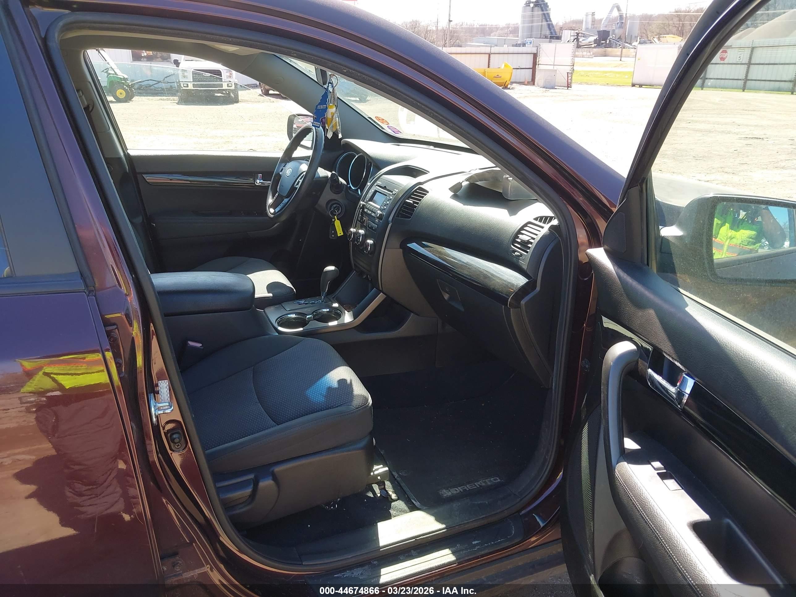 KIA SORENTO image 5