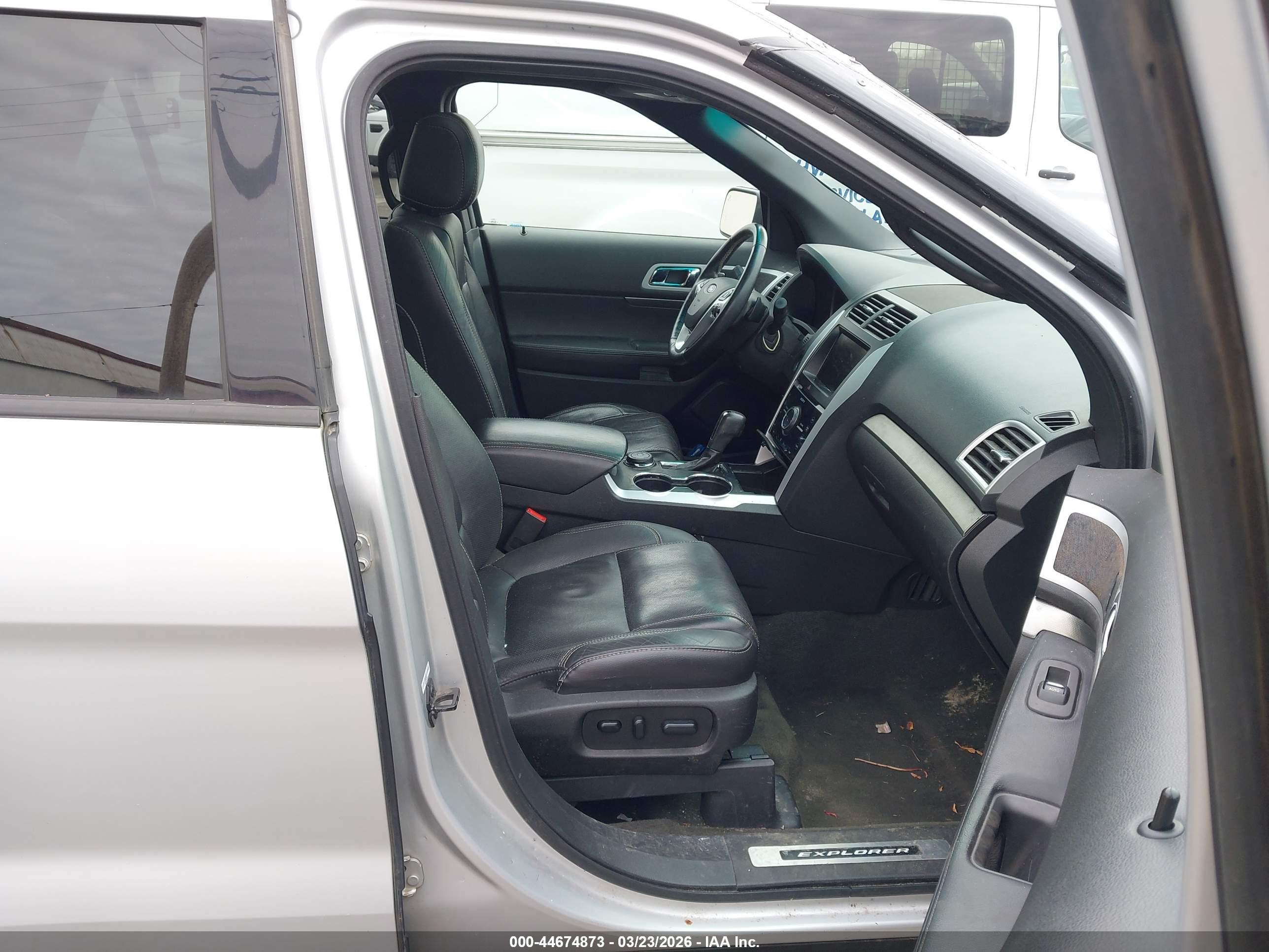 FORD EXPLORER image 5