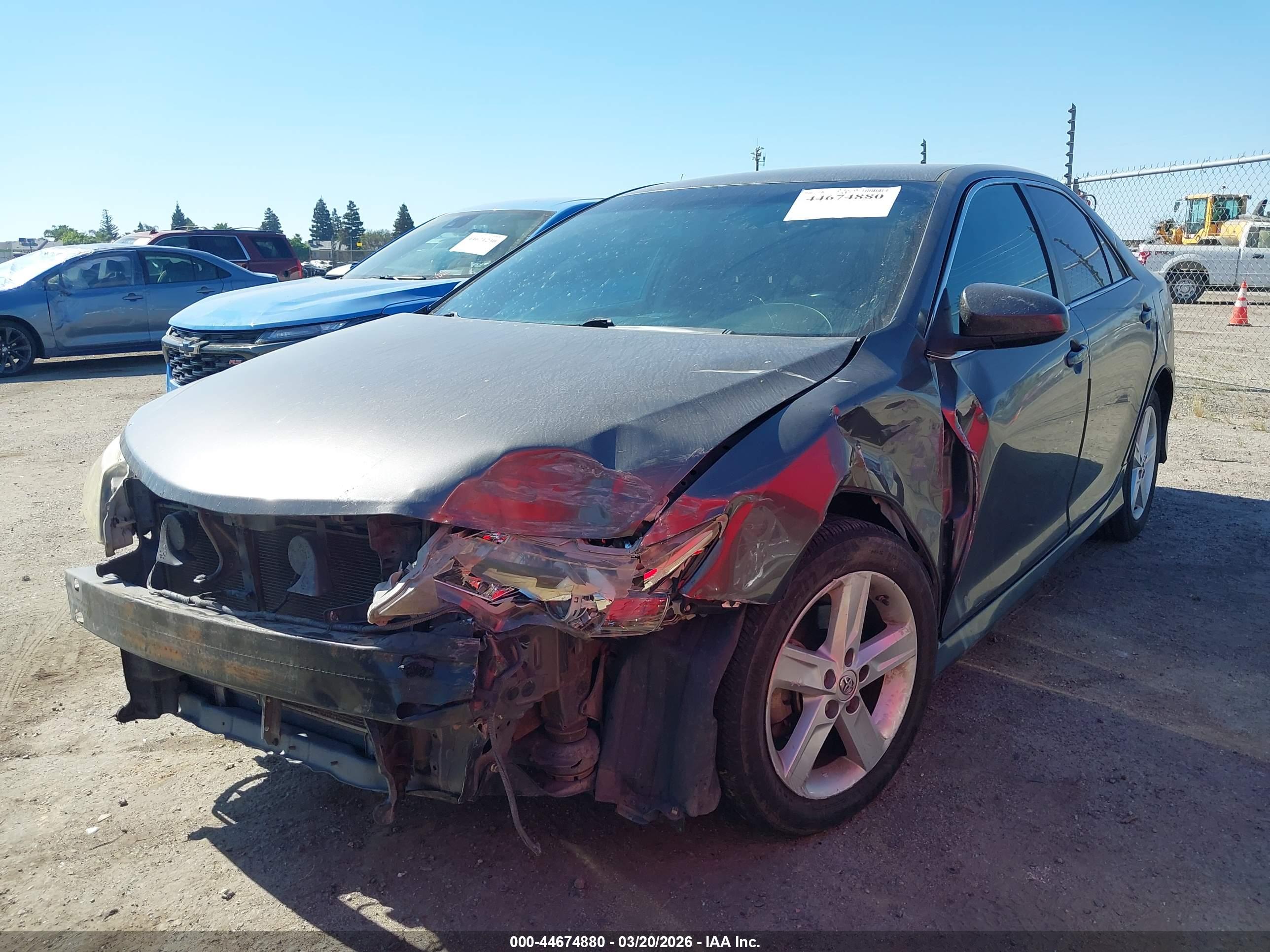 TOYOTA CAMRY image 2