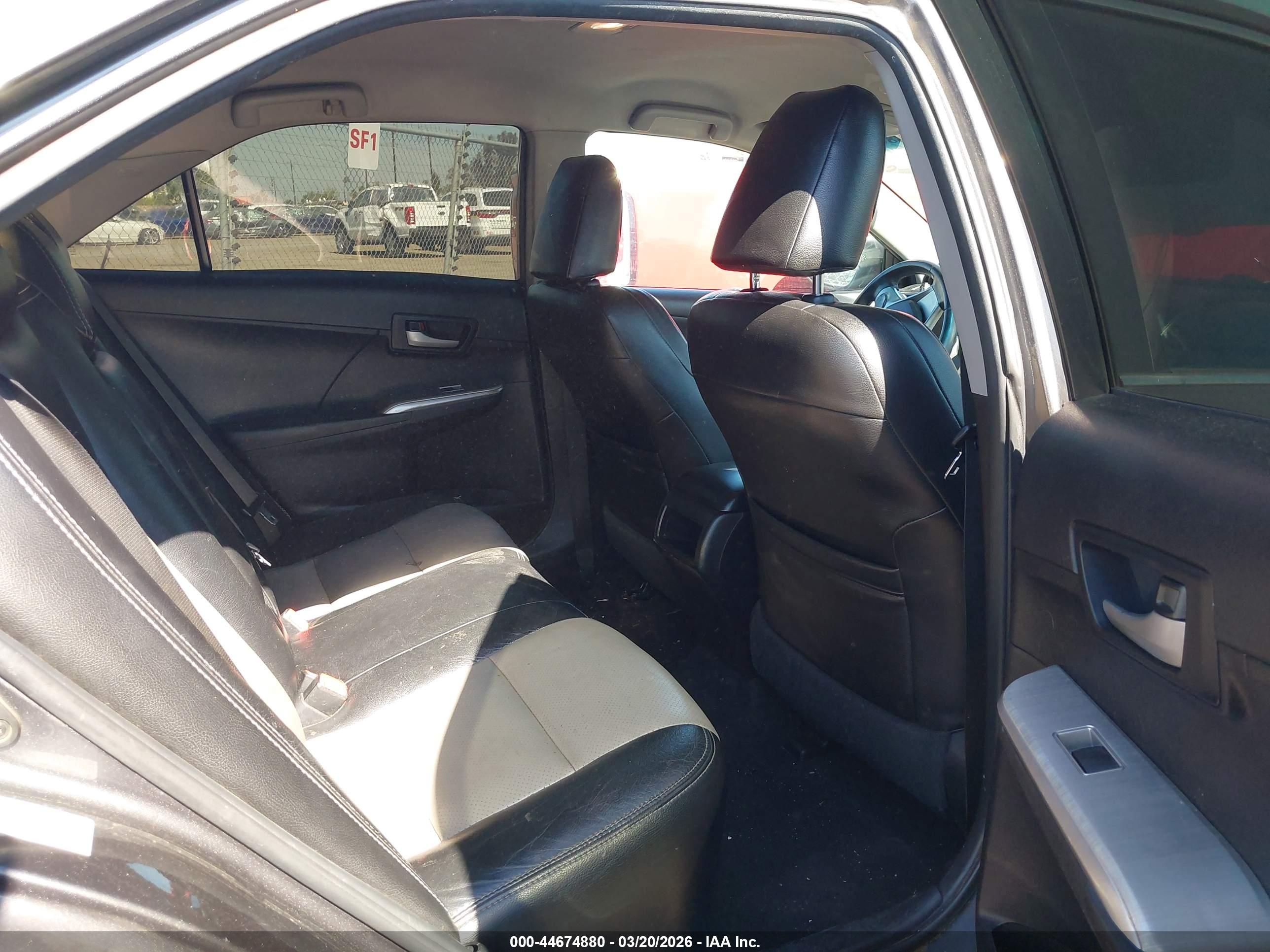 TOYOTA CAMRY image 8