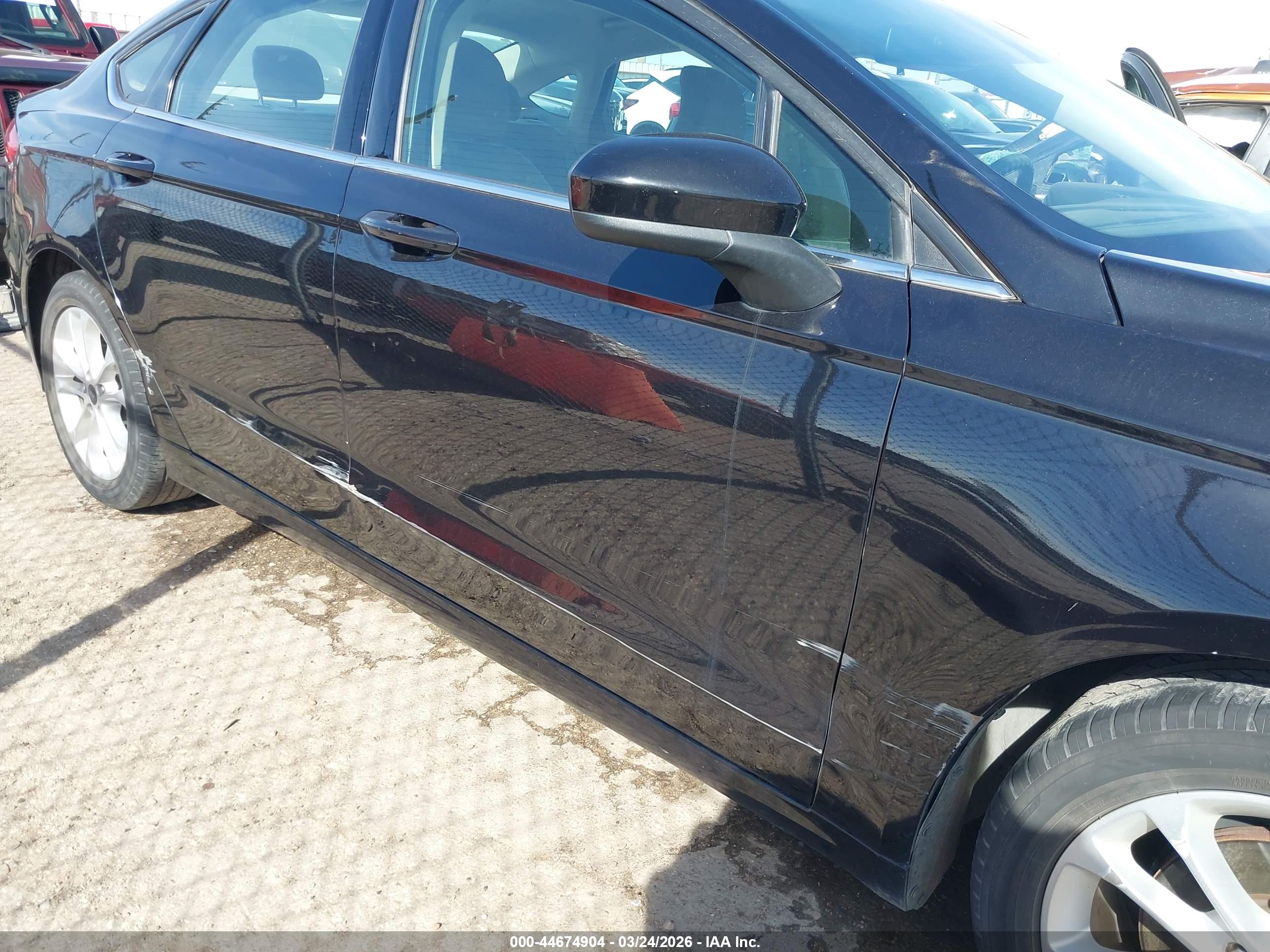 FORD FUSION image 6
