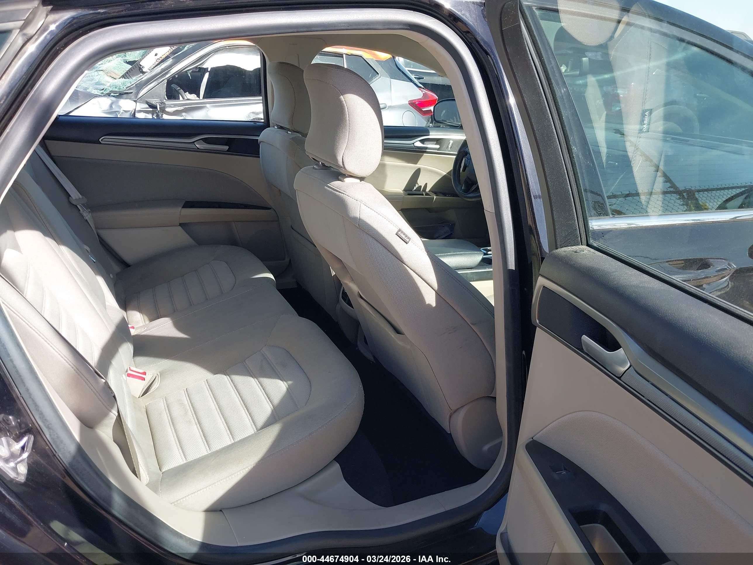 FORD FUSION image 8