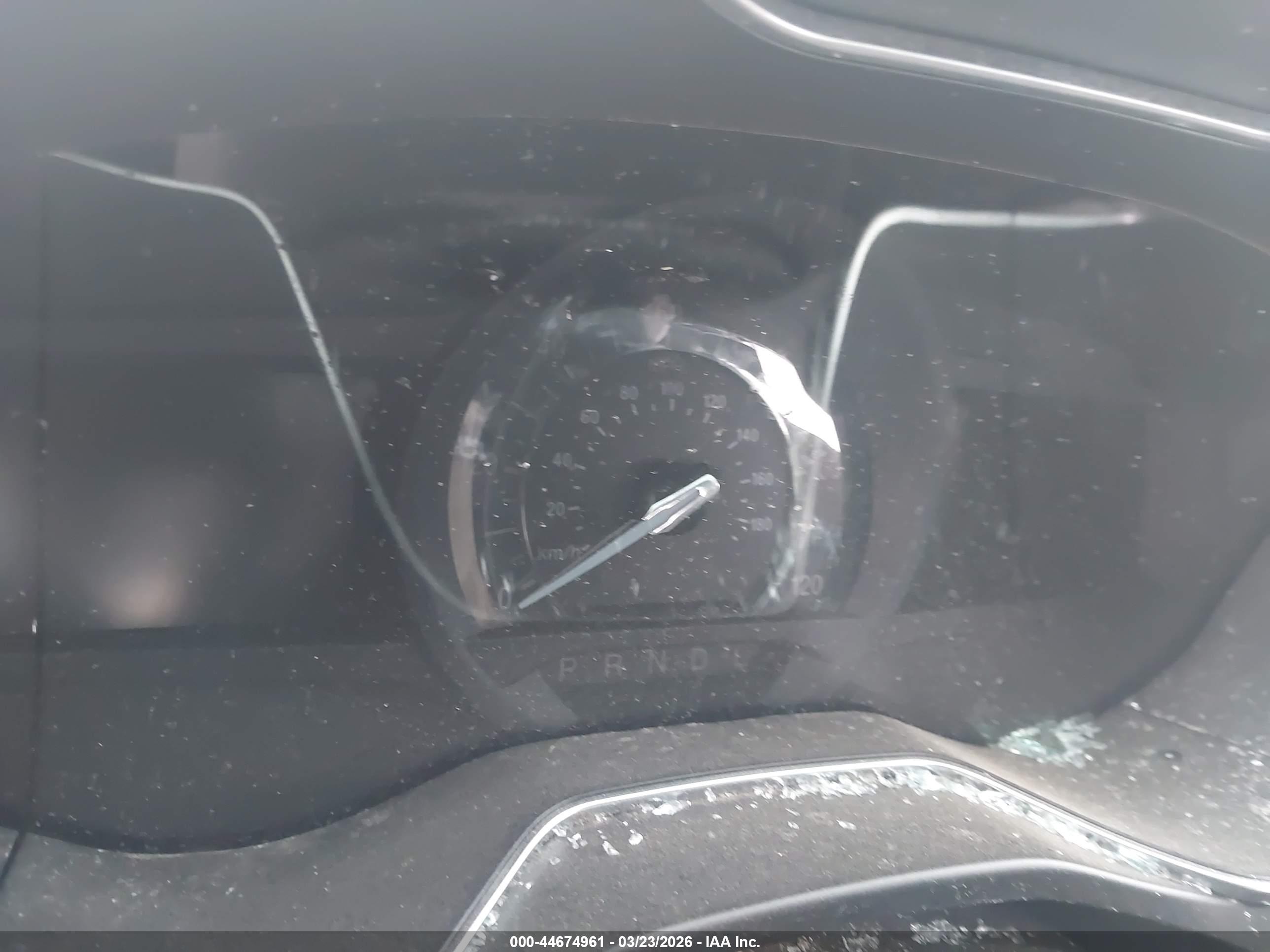 FORD FUSION image 7