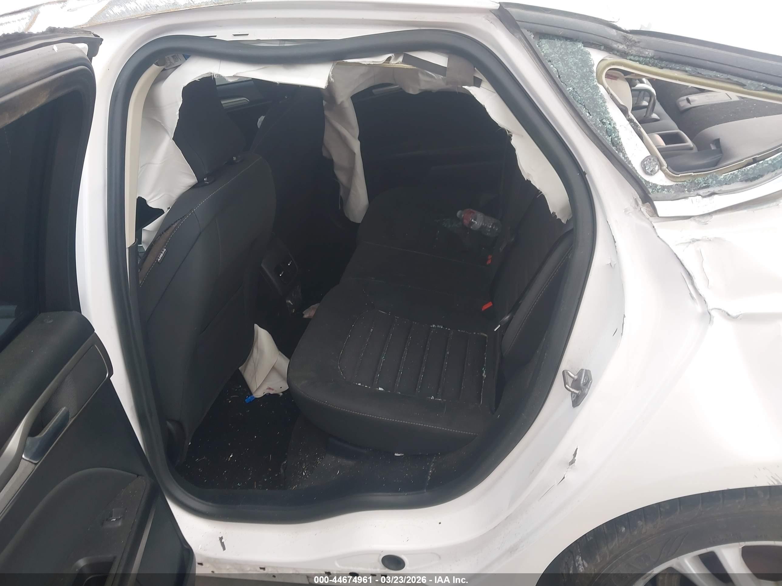 FORD FUSION image 8
