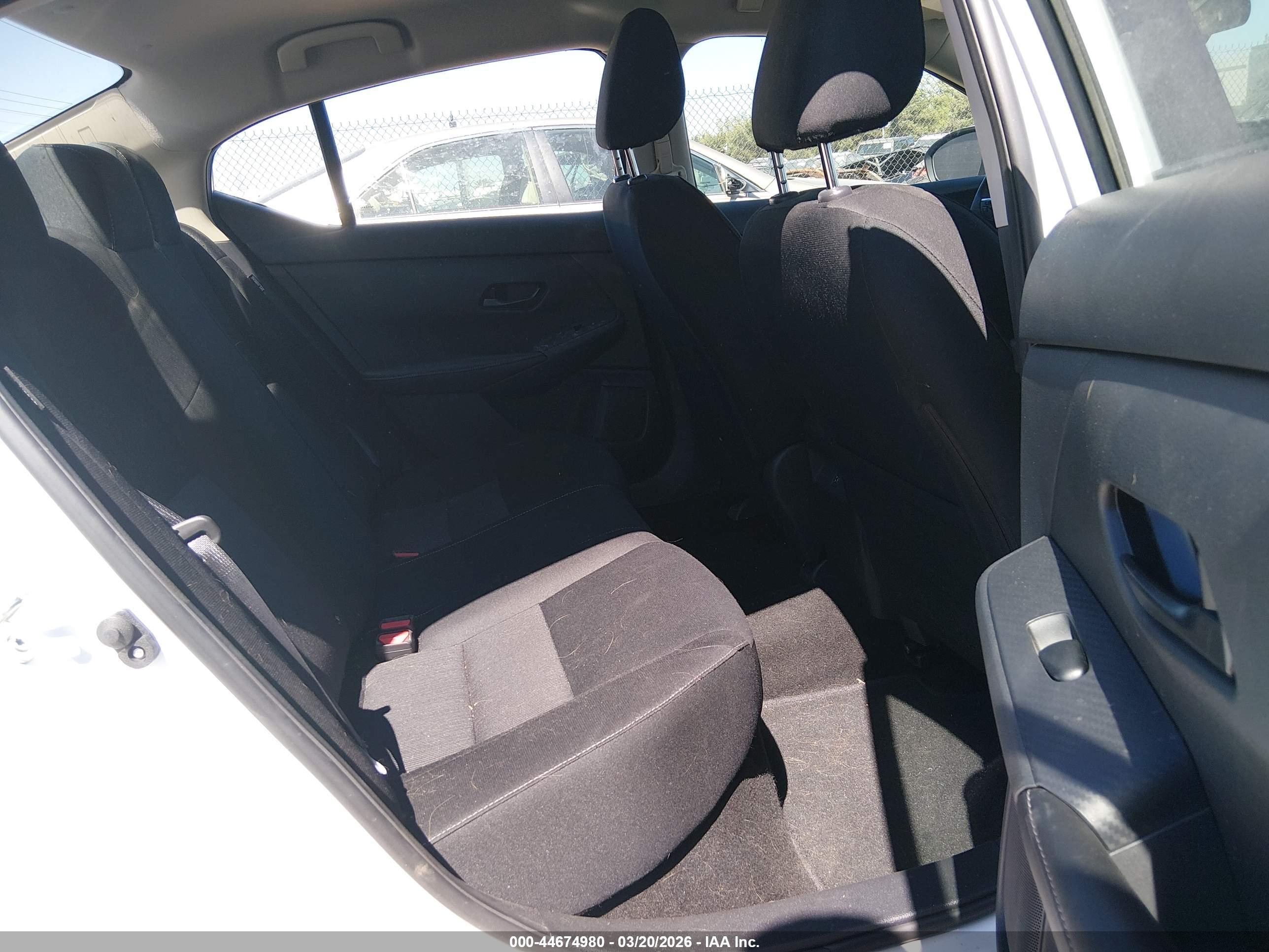 NISSAN SENTRA image 8