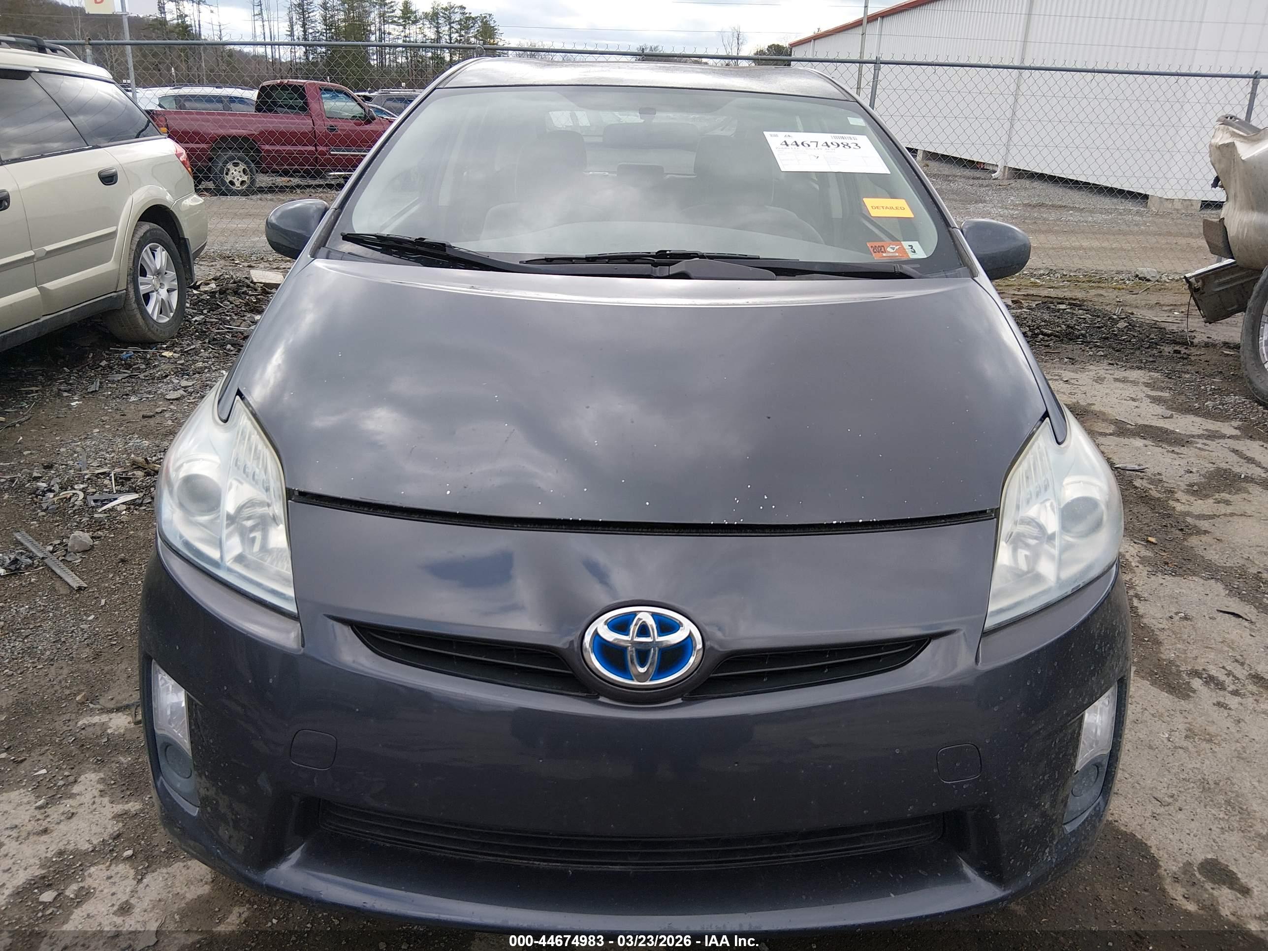 TOYOTA PRIUS image 6