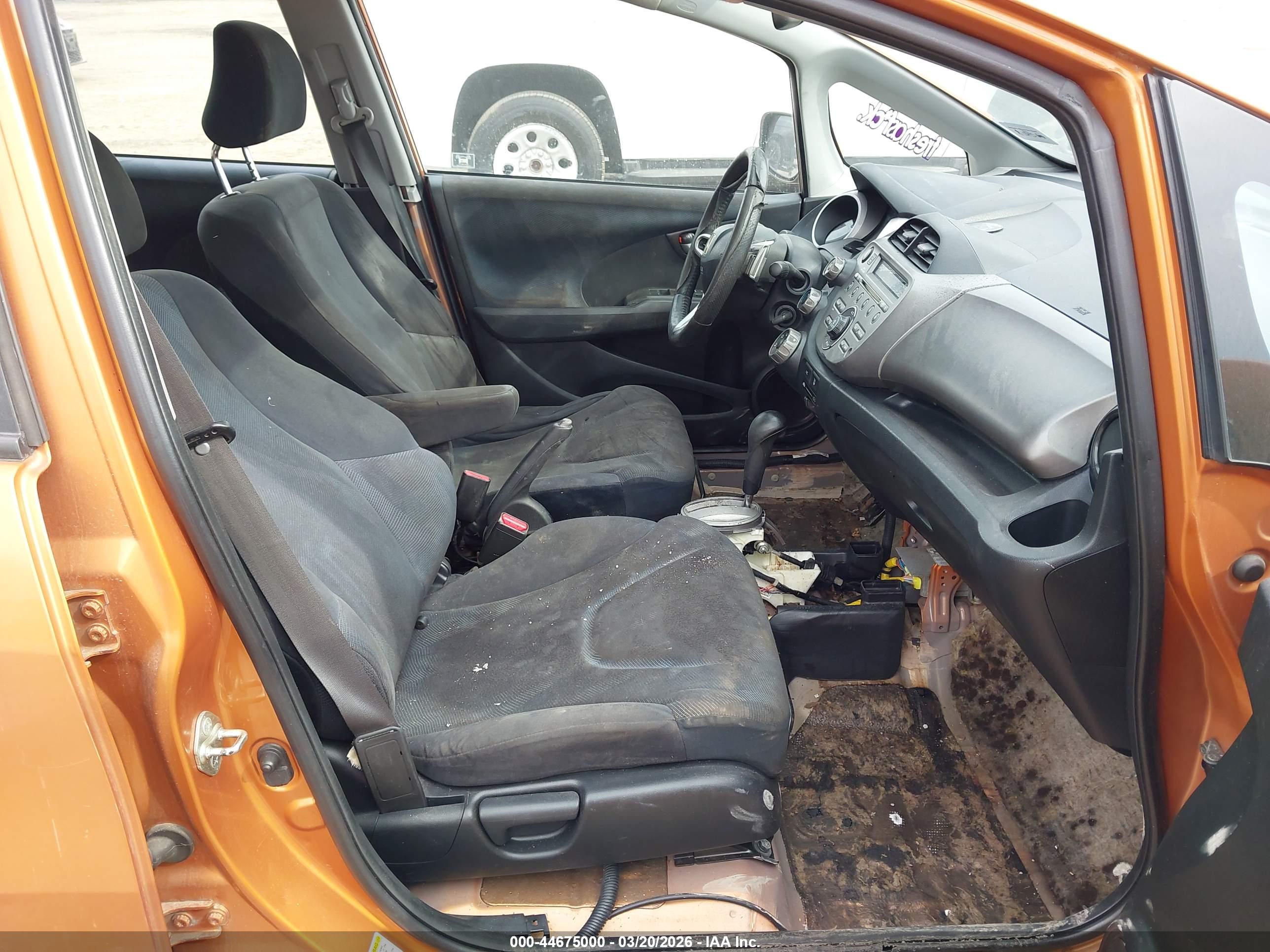 HONDA FIT image 5