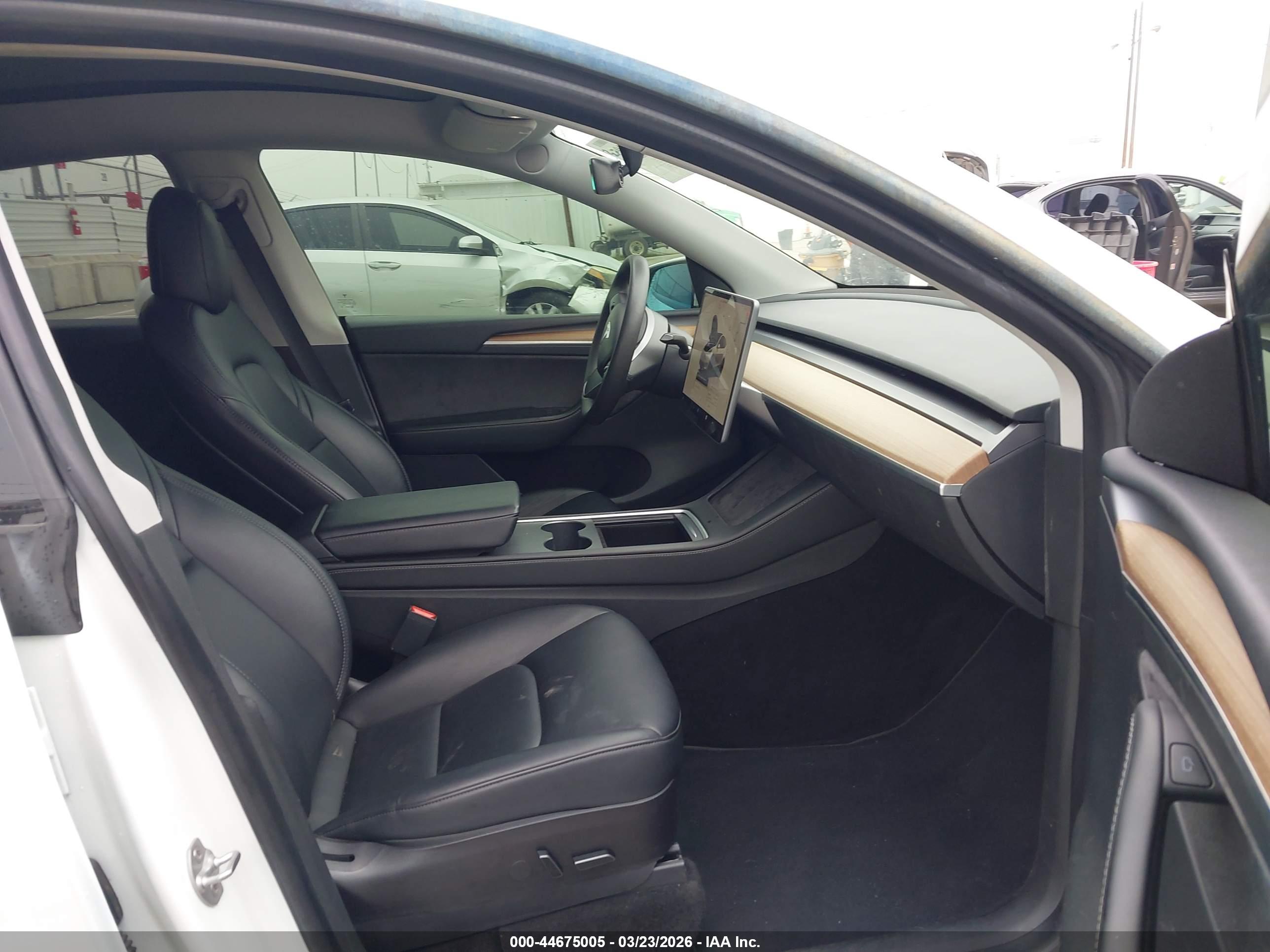 TESLA MODEL image 5