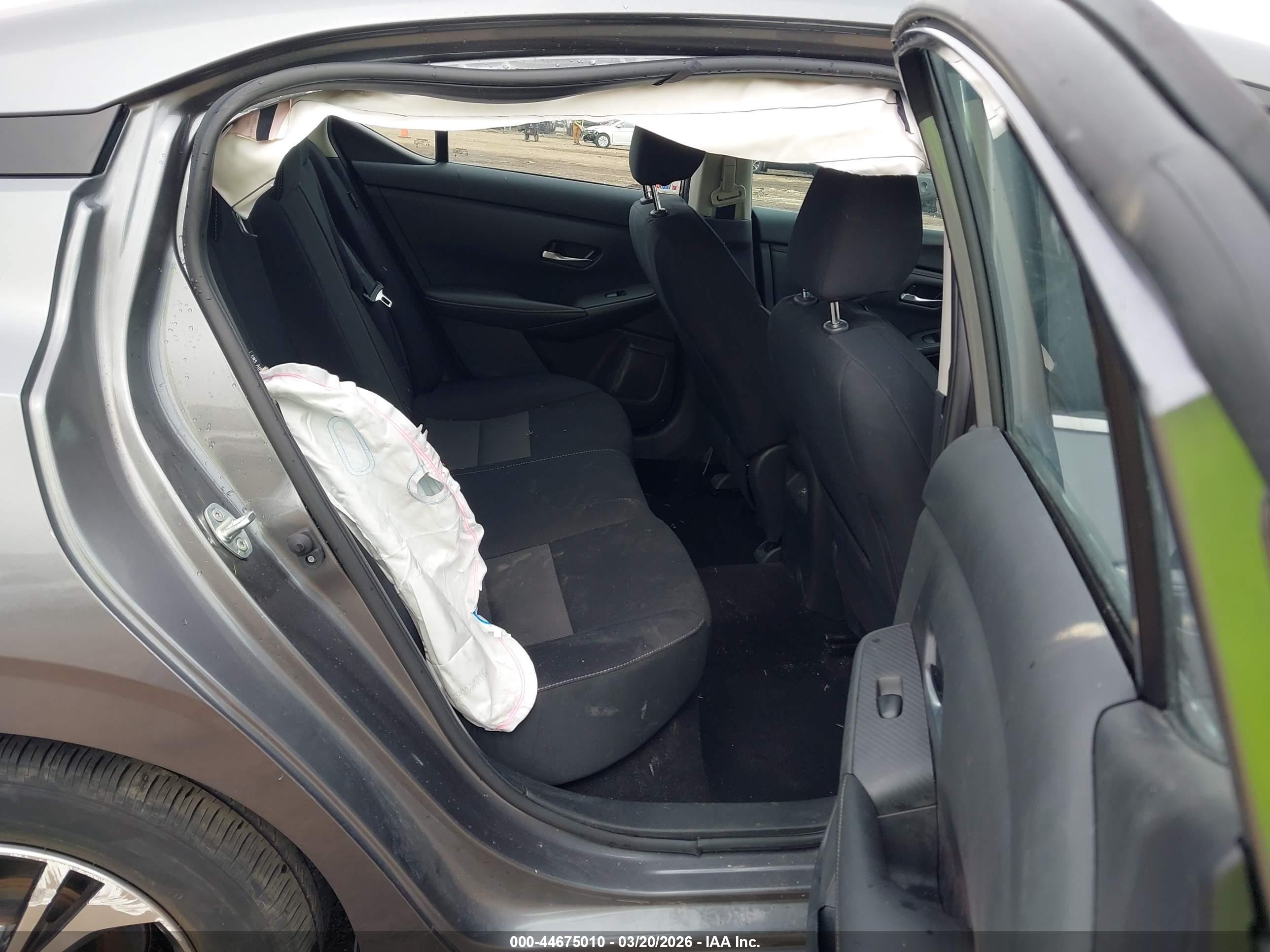 NISSAN SENTRA image 8