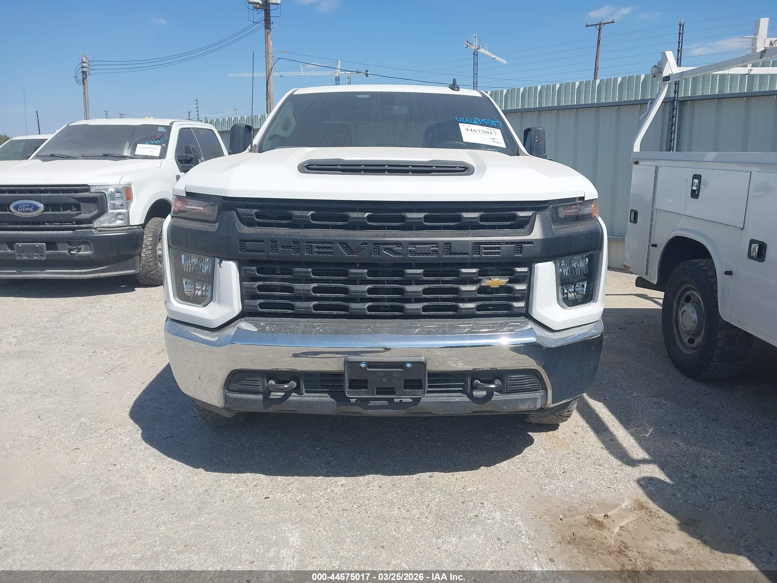 CHEVROLET SILVERADO image 6