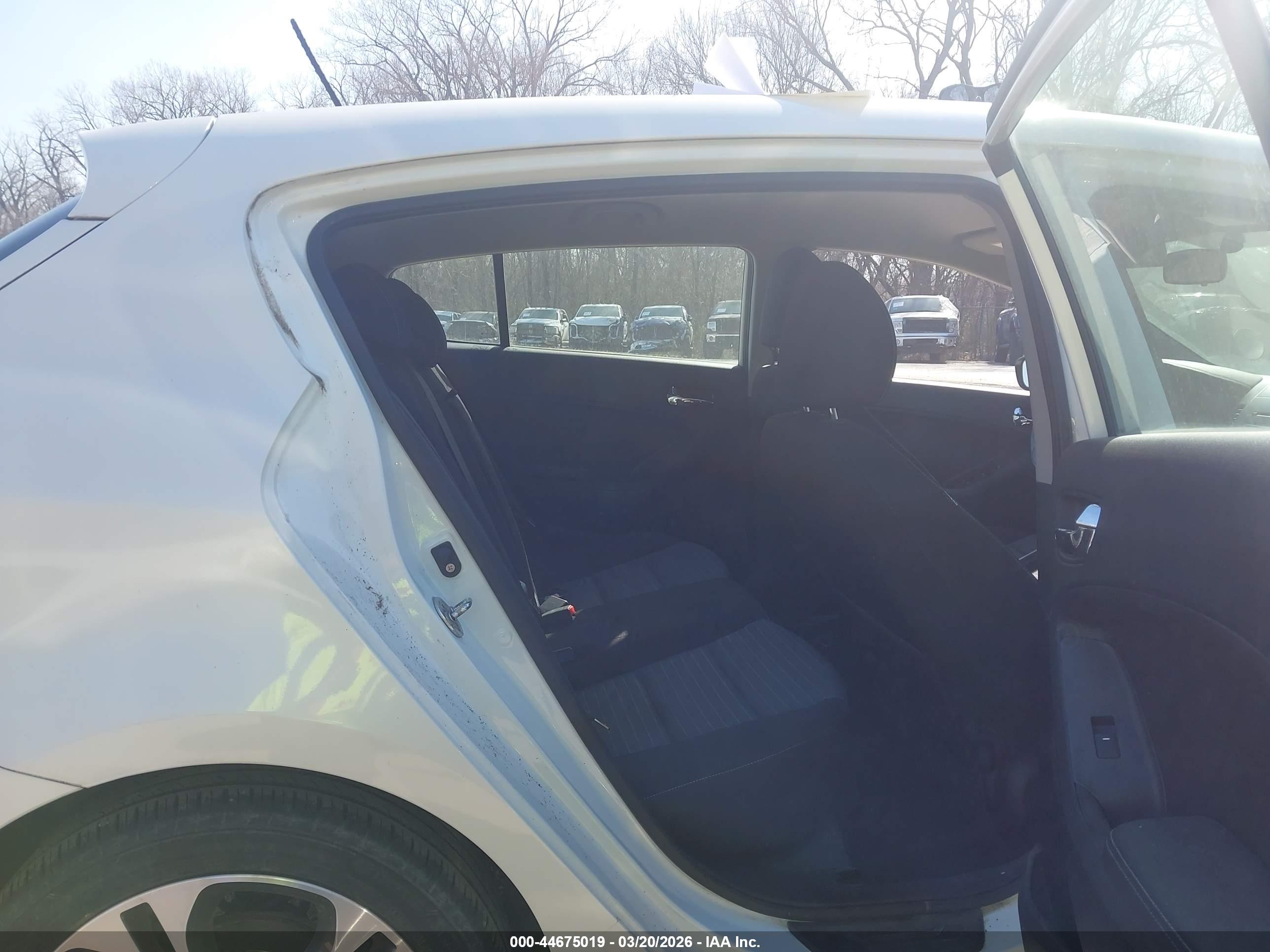 KIA FORTE image 8