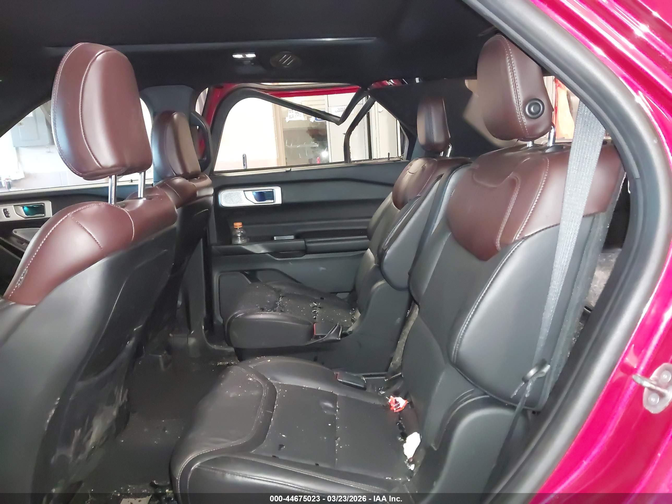 FORD EXPLORER image 8