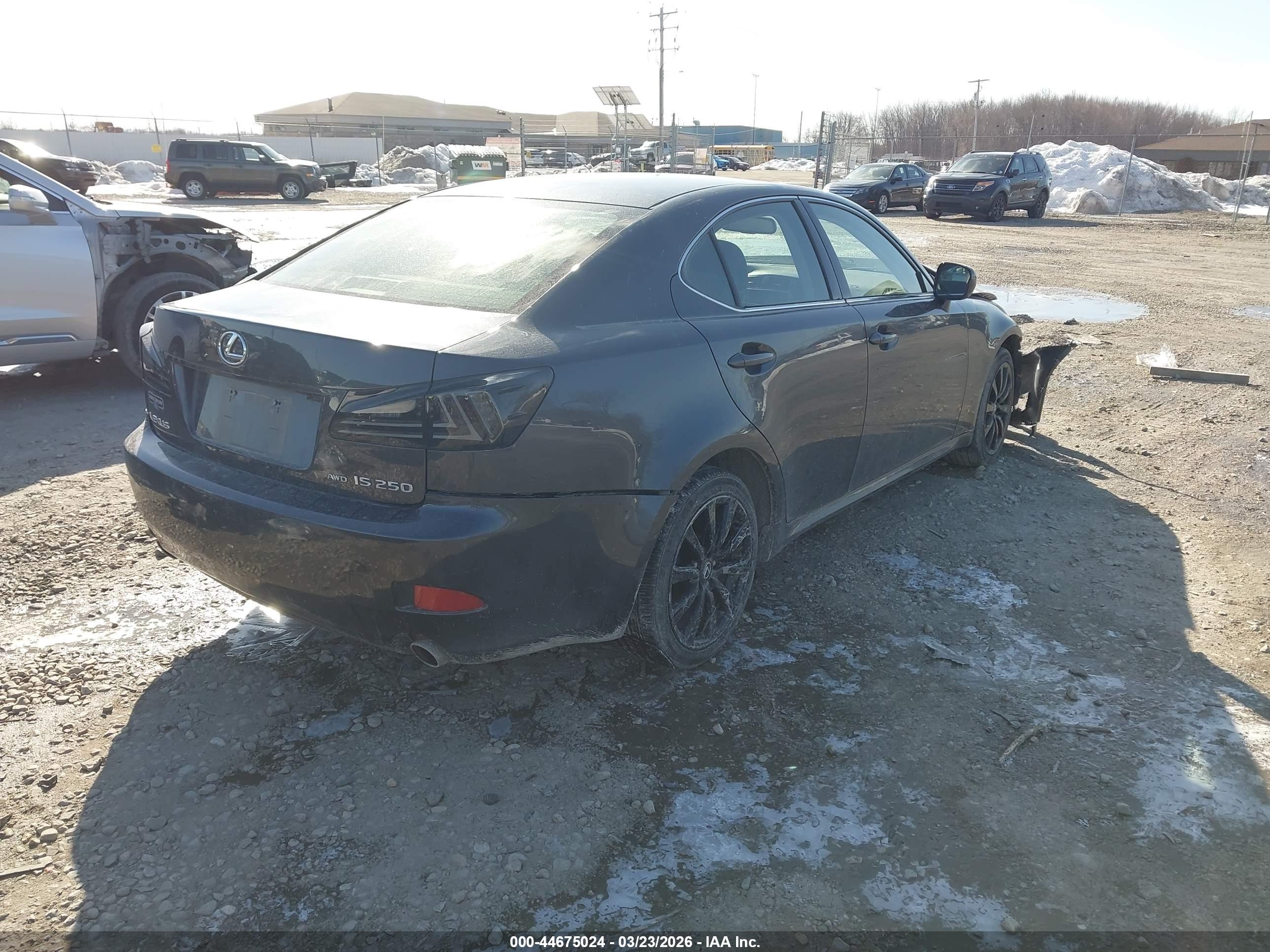 LEXUS IS image 4