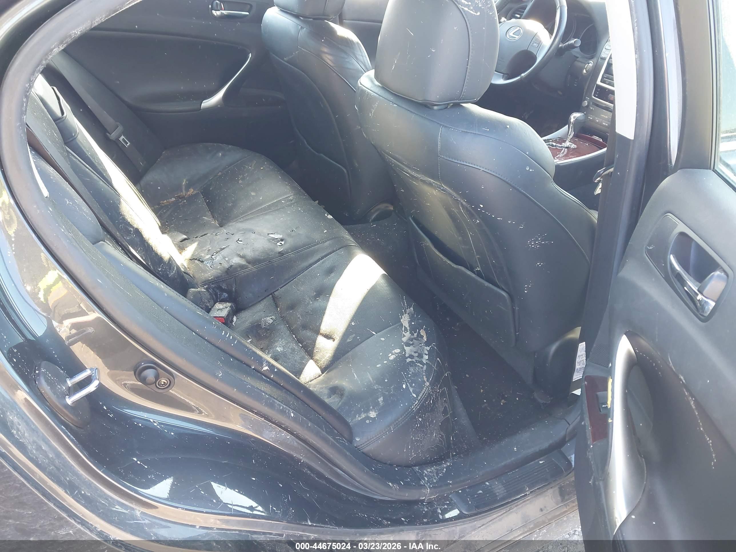 LEXUS IS image 8