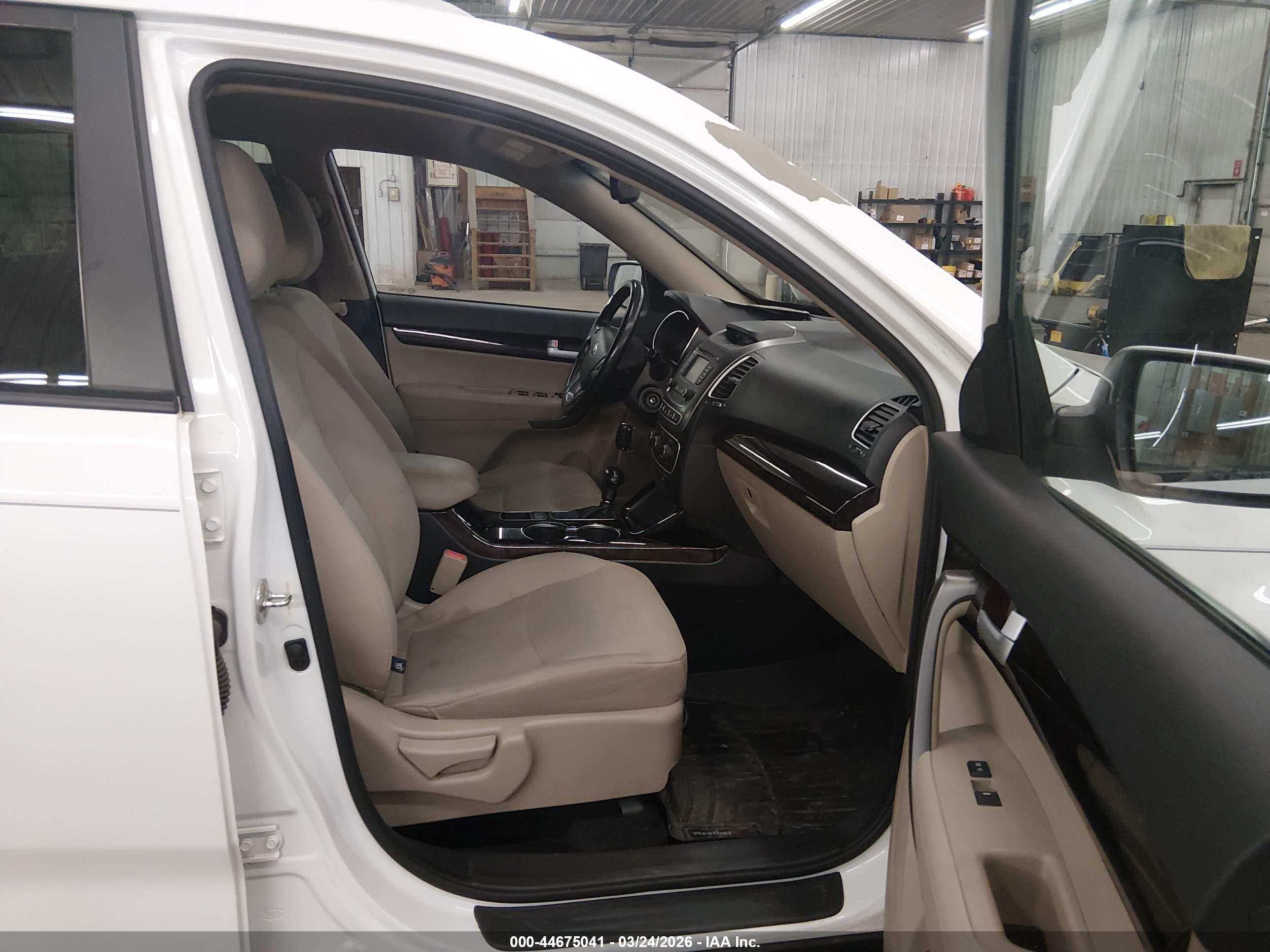 KIA SORENTO image 5