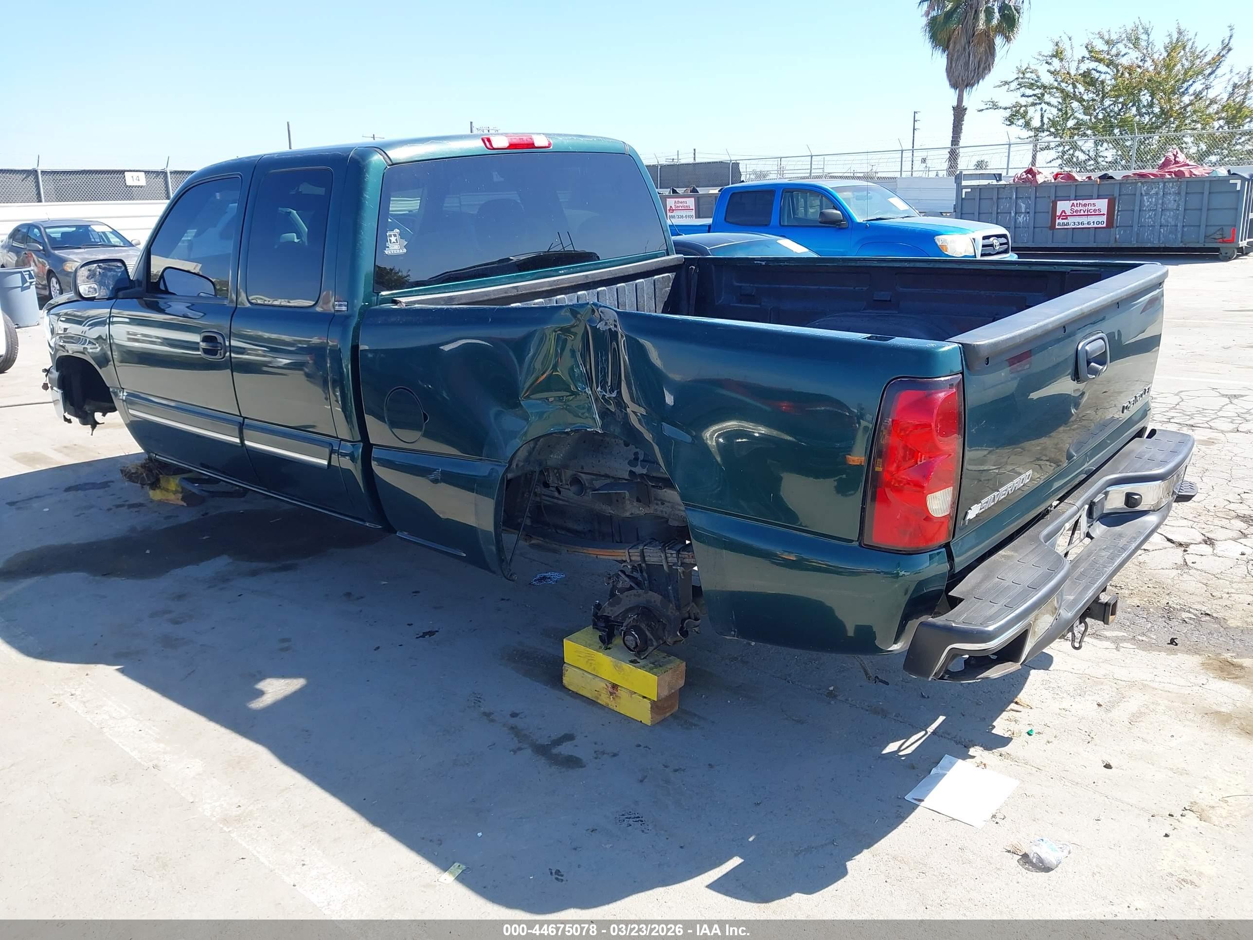 CHEVROLET SILVERADO image 3