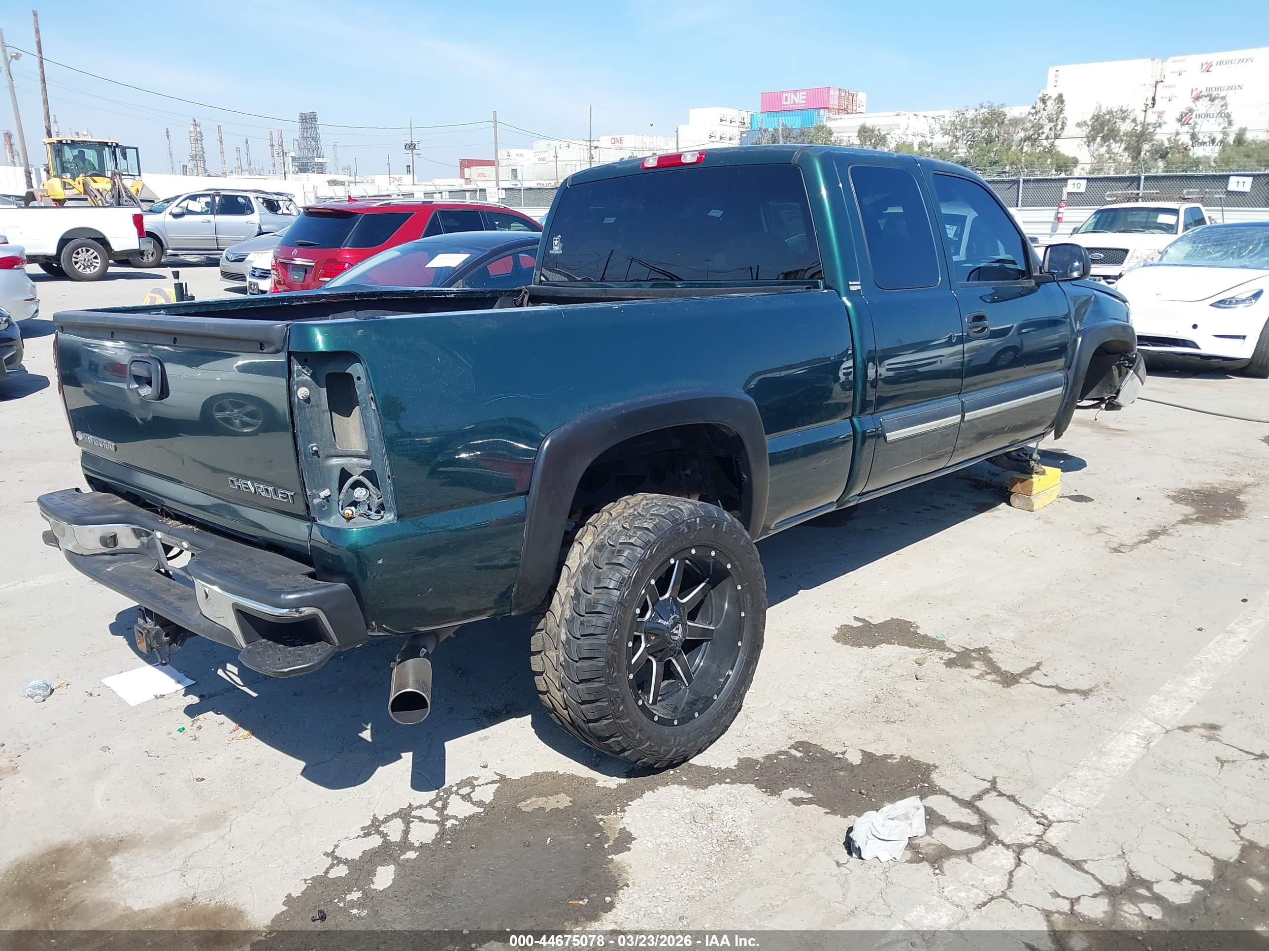 CHEVROLET SILVERADO image 4