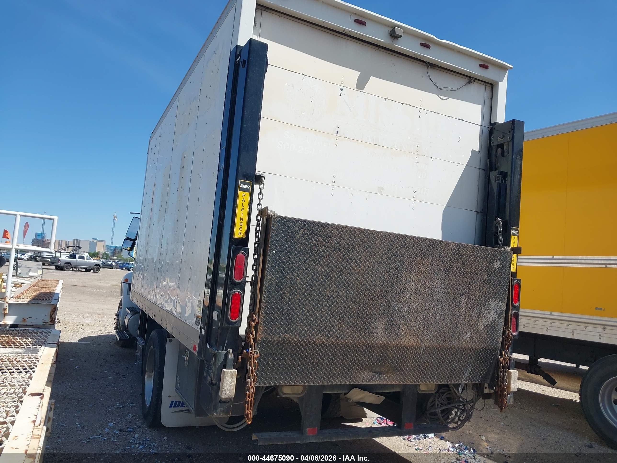 INTERNATIONAL 4000 image 3