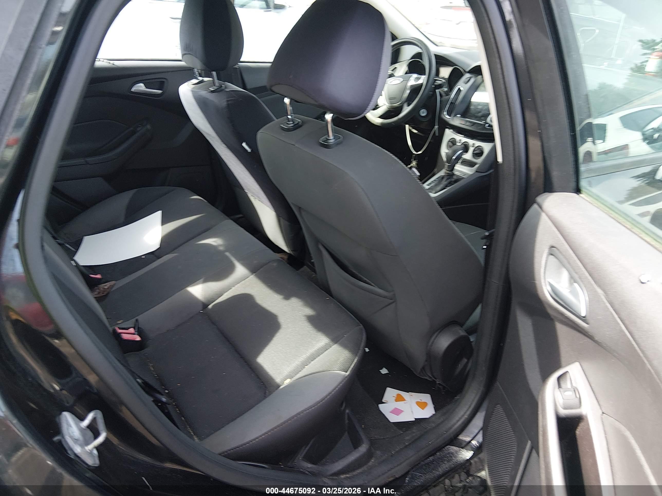 FORD FOCUS image 8