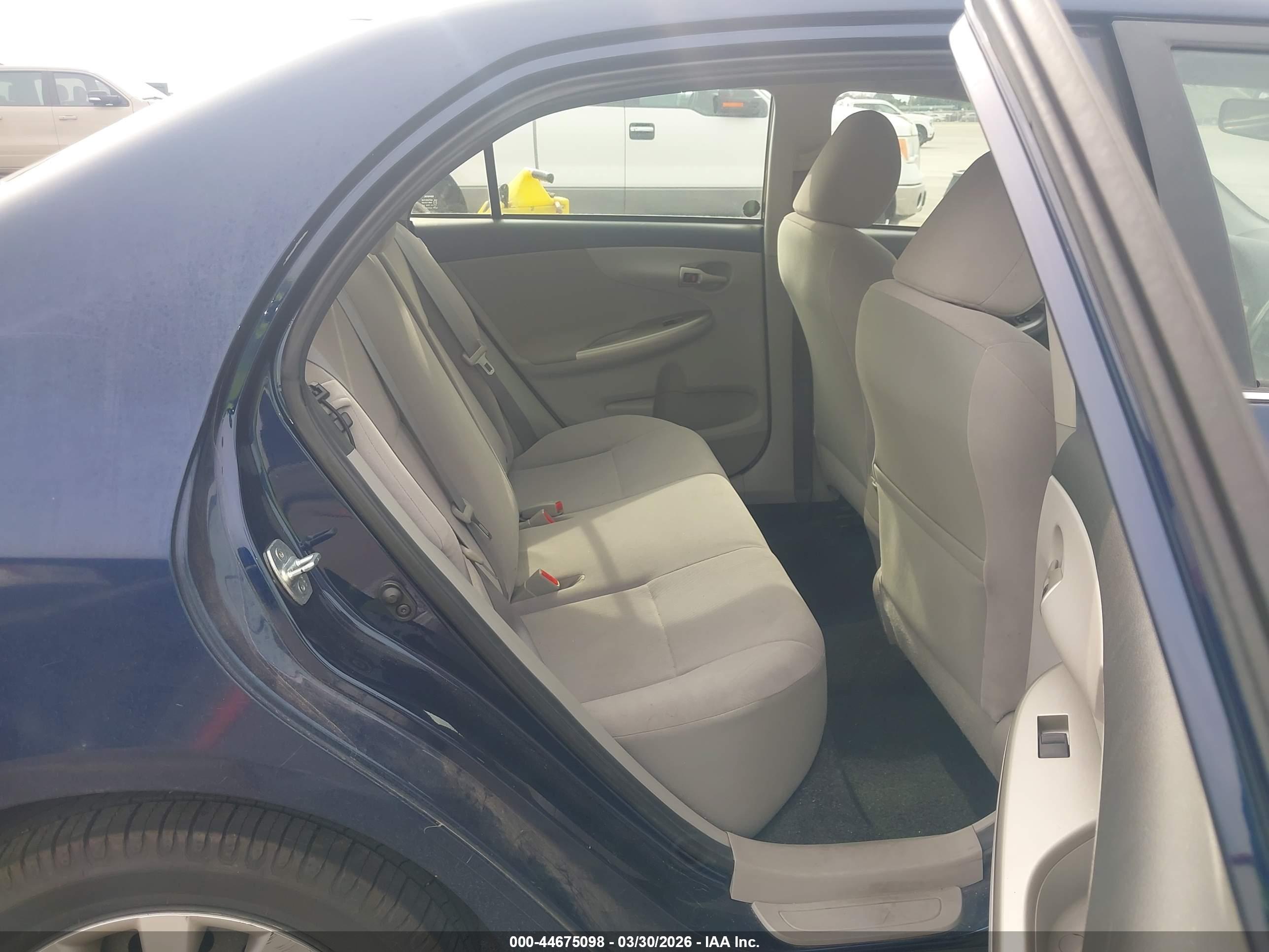 TOYOTA COROLLA image 8