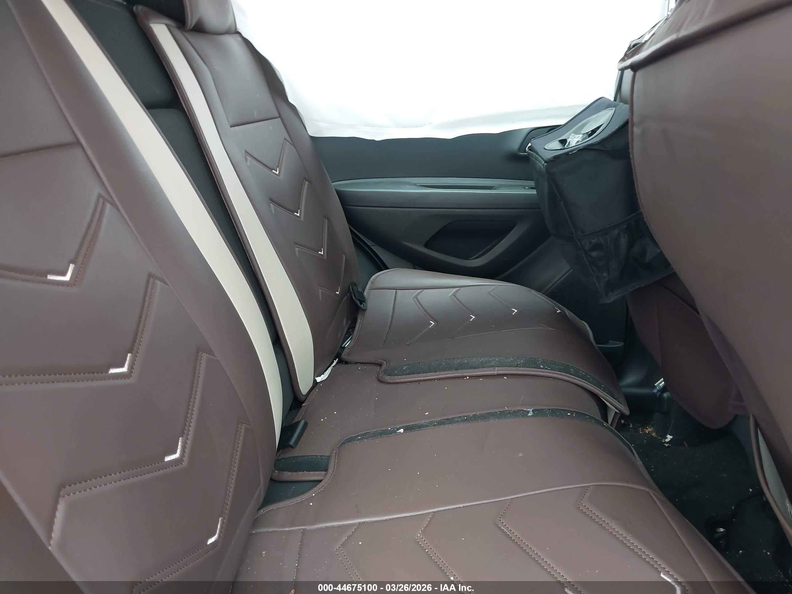 CHEVROLET TRAX image 8