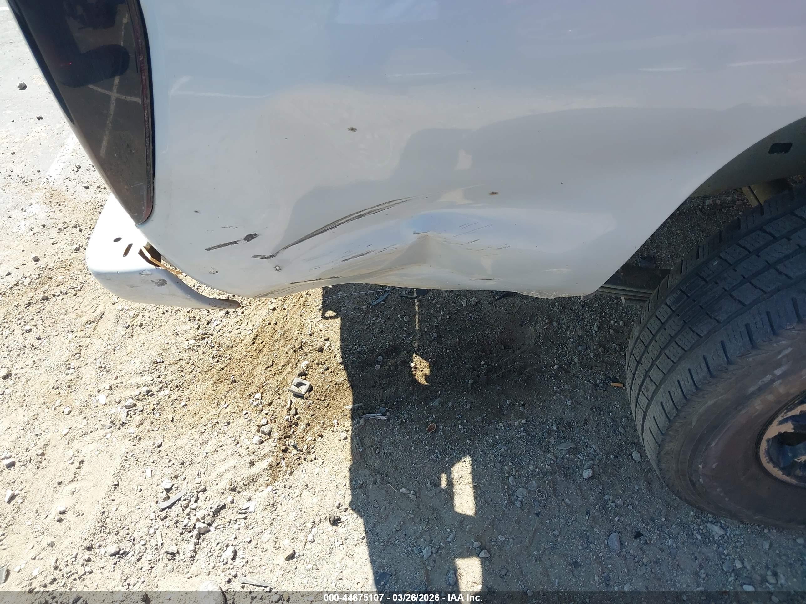 CHEVROLET COLORADO image 6