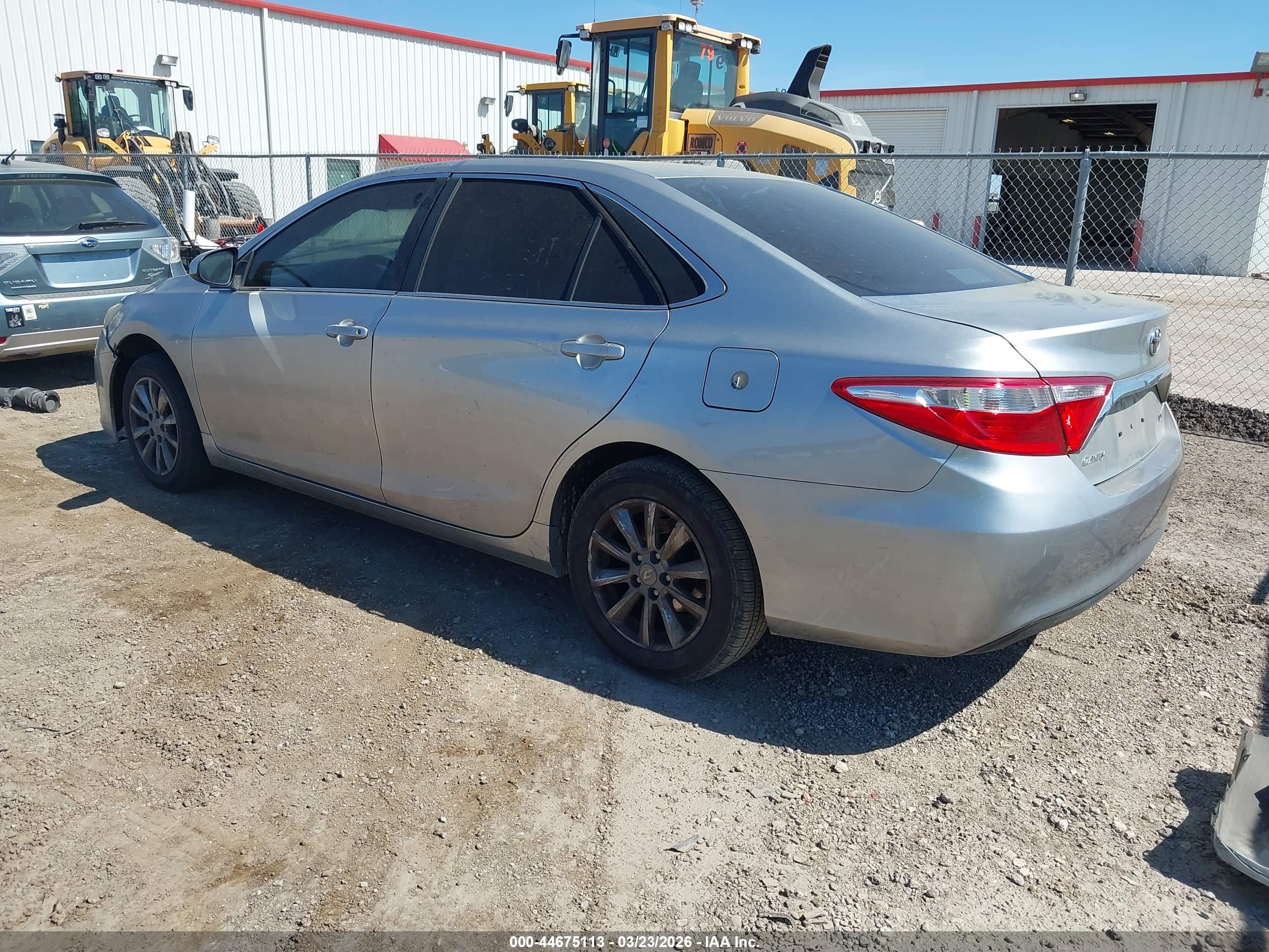 TOYOTA CAMRY image 3