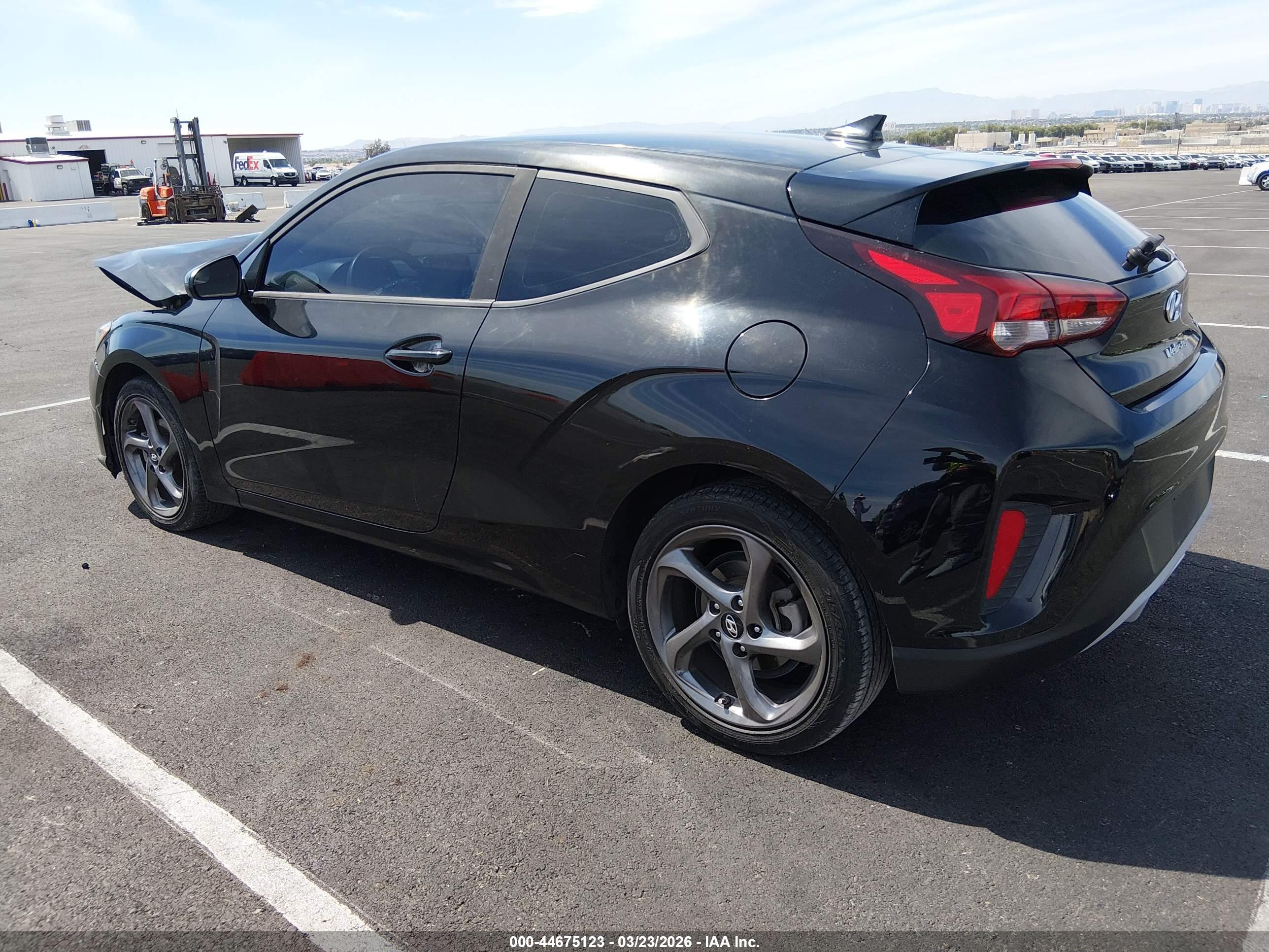 HYUNDAI VELOSTER image 3
