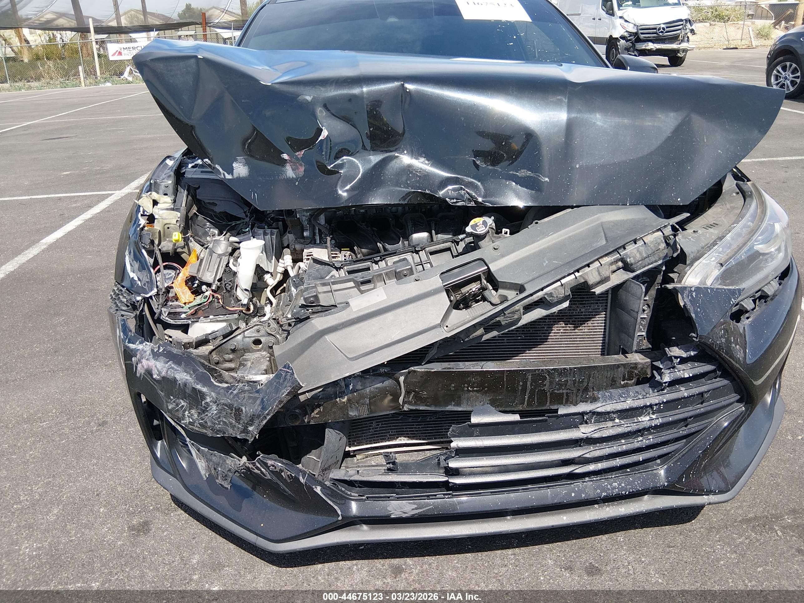 HYUNDAI VELOSTER image 6