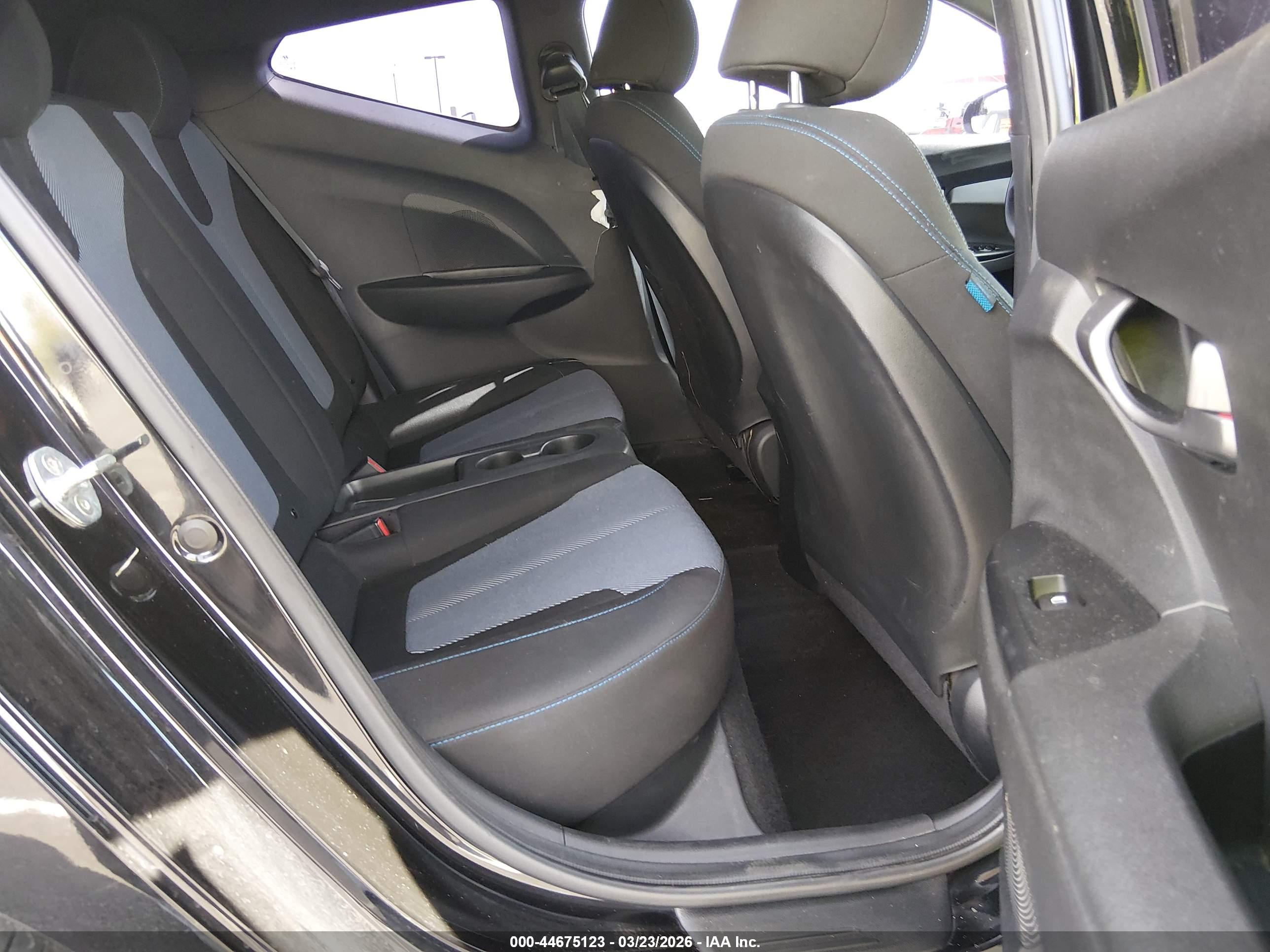 HYUNDAI VELOSTER image 8